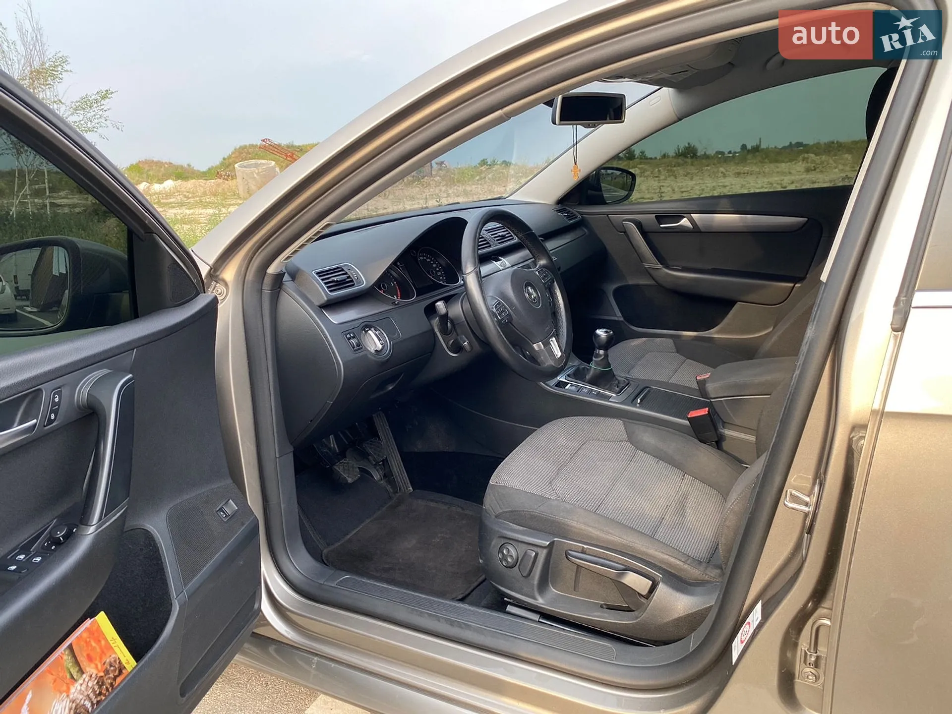 Volkswagen Passat 2012 VIN WVWZZZ3CZCE144687 фото оголошення 9 з 18