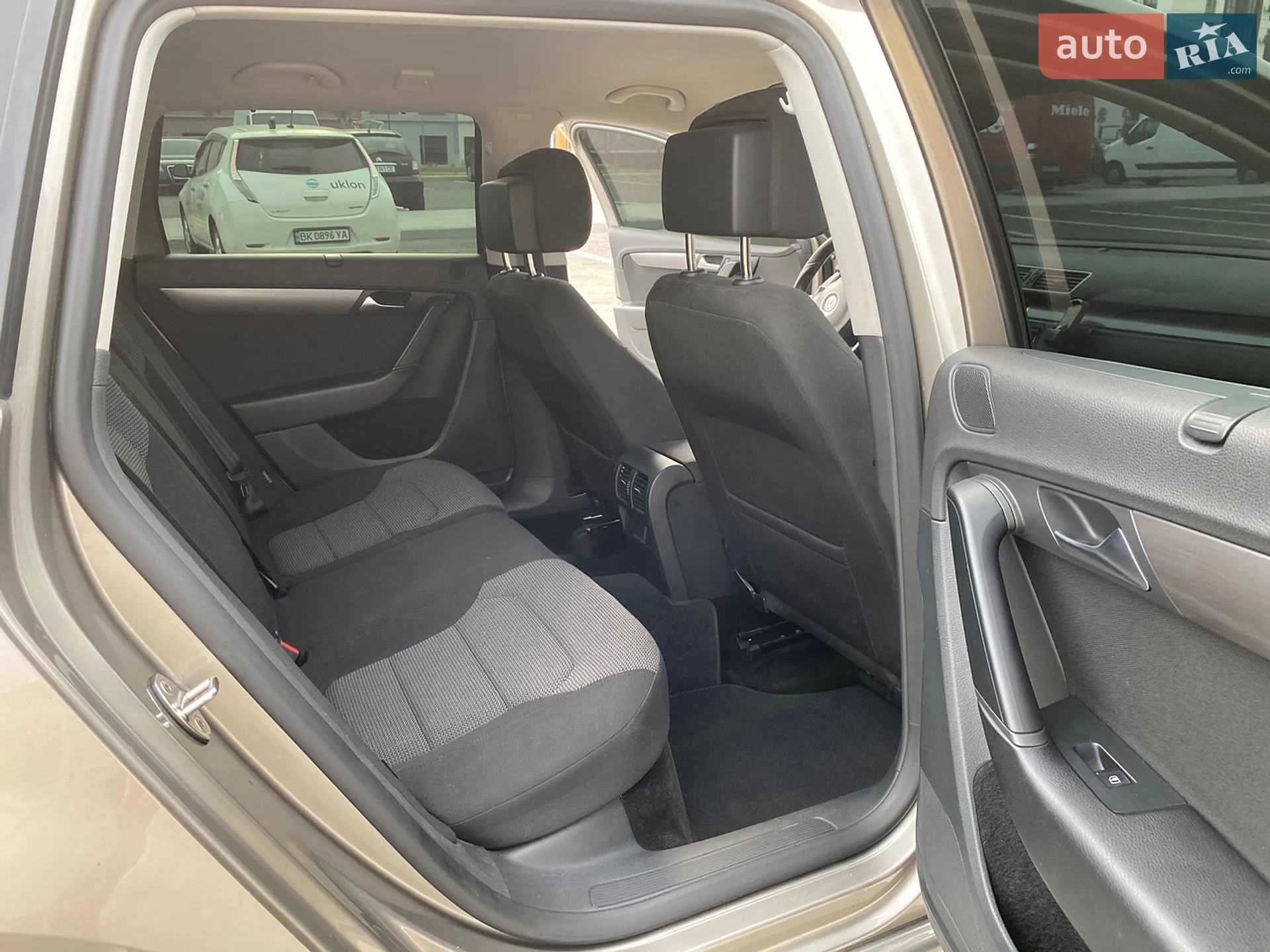 Volkswagen Passat 2012 VIN WVWZZZ3CZCE144687 фото оголошення 16 з 18
