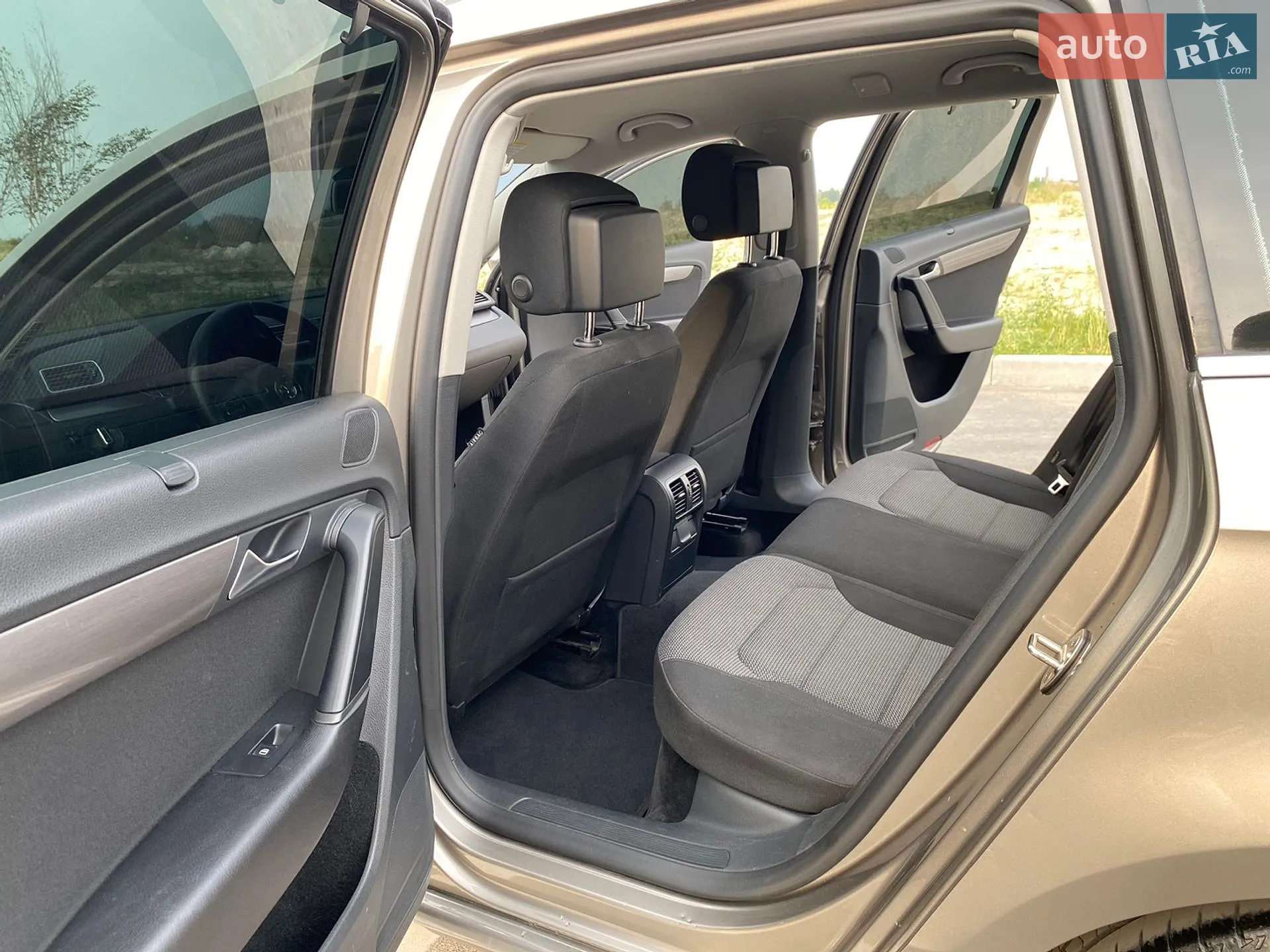 Volkswagen Passat 2012 VIN WVWZZZ3CZCE144687 фото оголошення 17 з 18