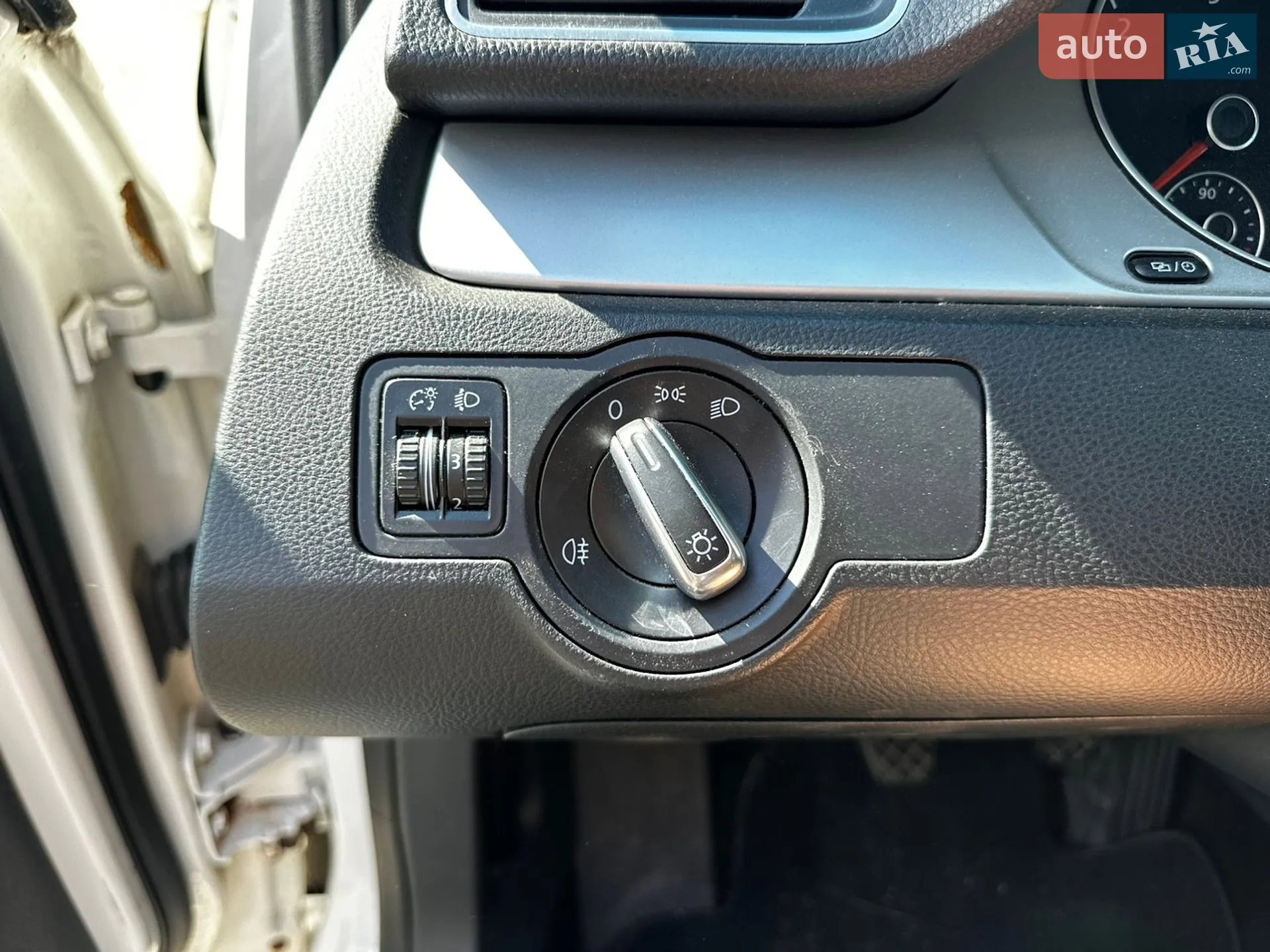 Volkswagen Passat 2013 VIN WVWZZZ3CZEE047898 фото оголошення 4 з 5