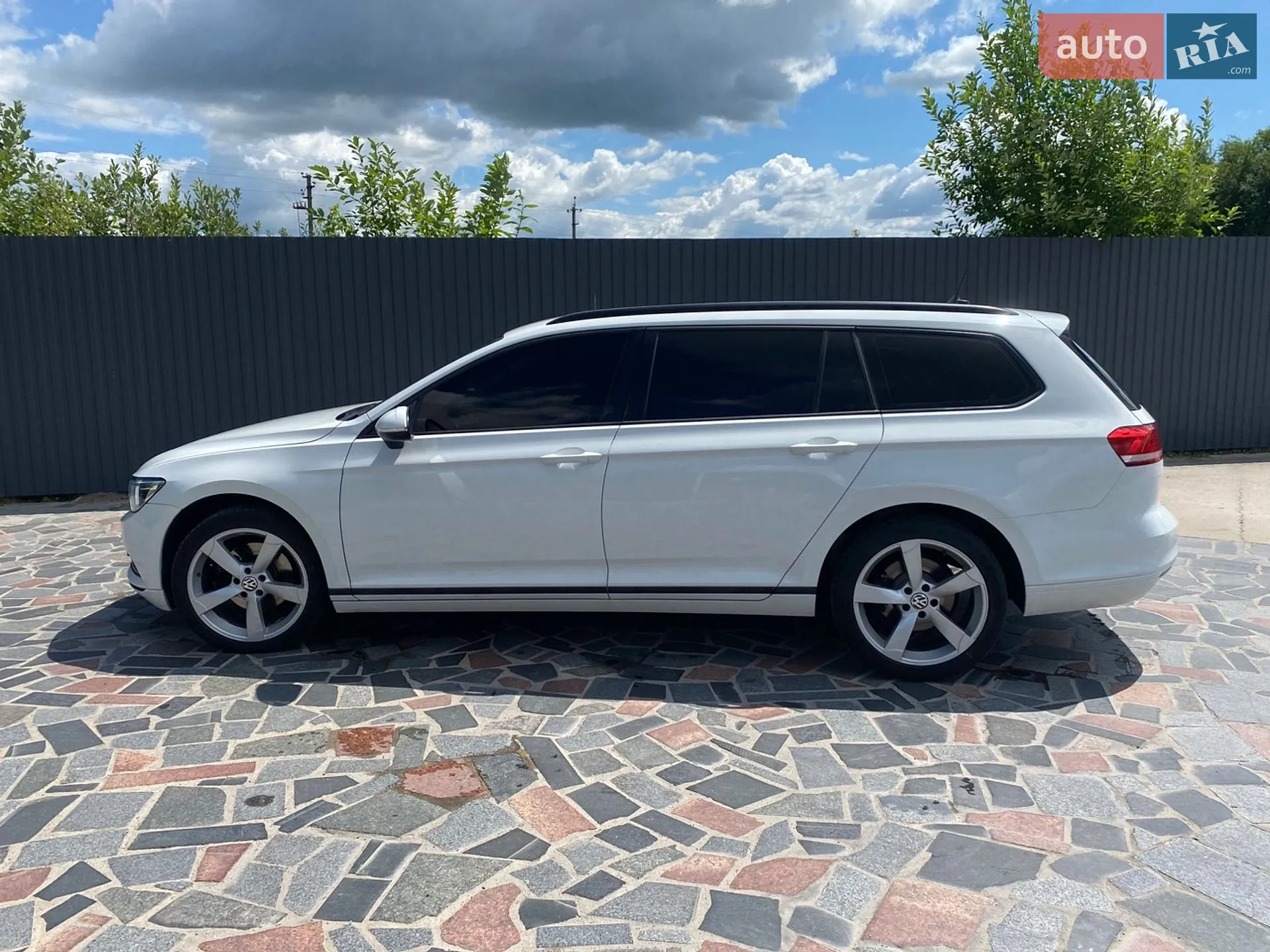 2017 Volkswagen Passat - мініатюра 2
