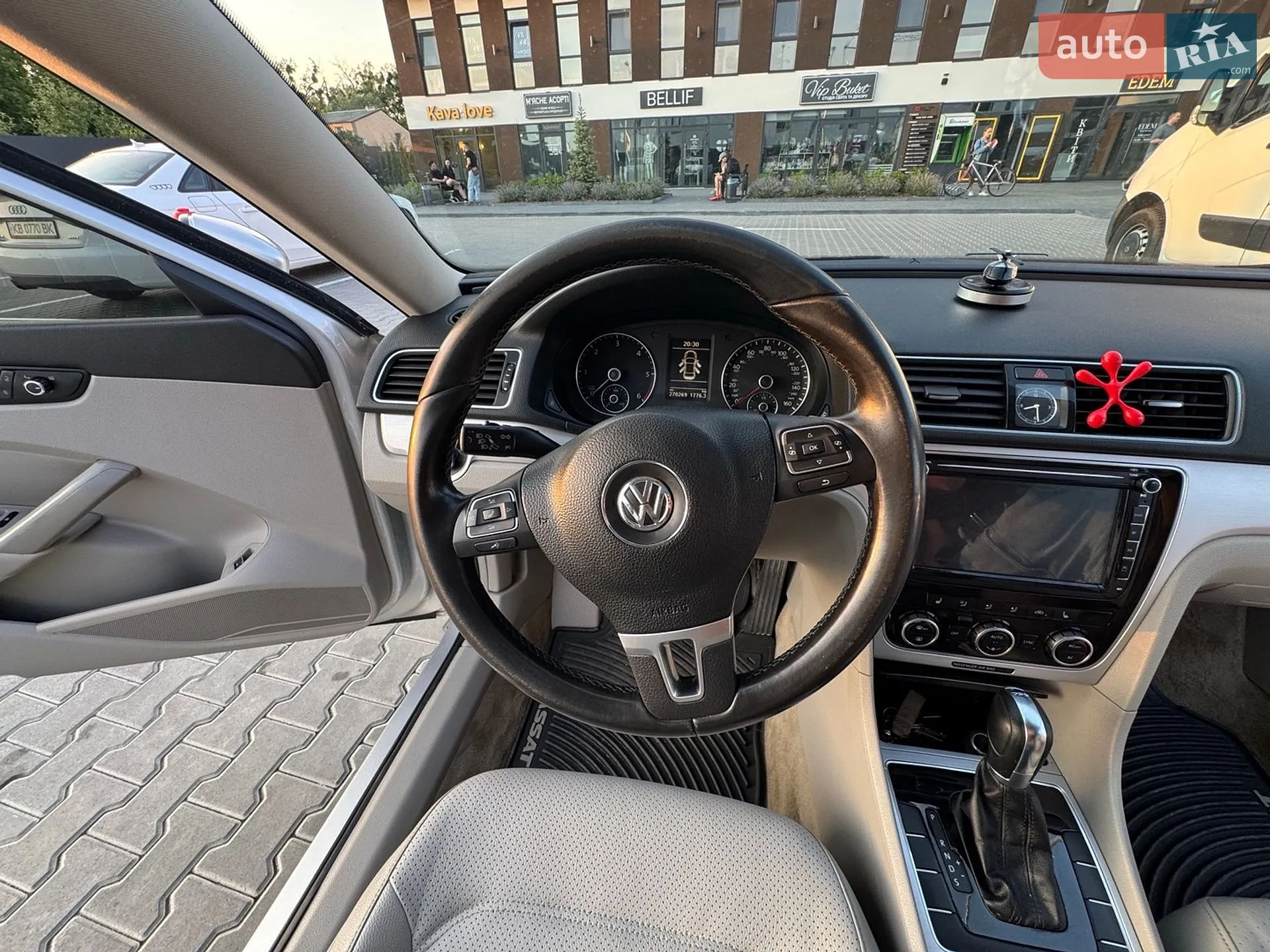 2012 Volkswagen Passat - мініатюра 11