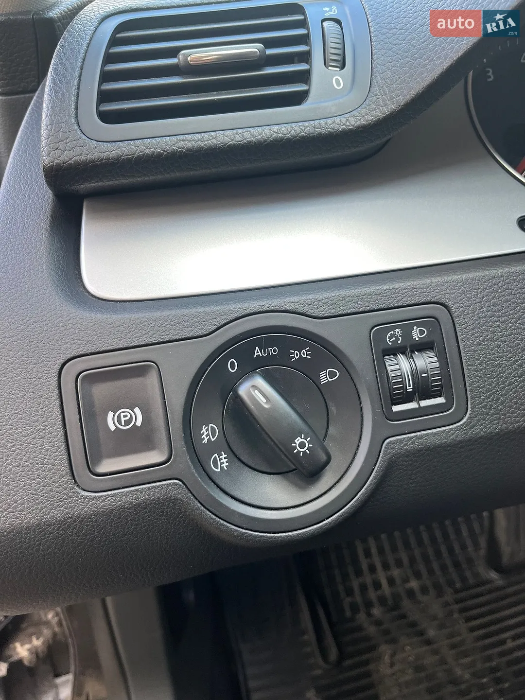 2010 Volkswagen Passat - мініатюра 7