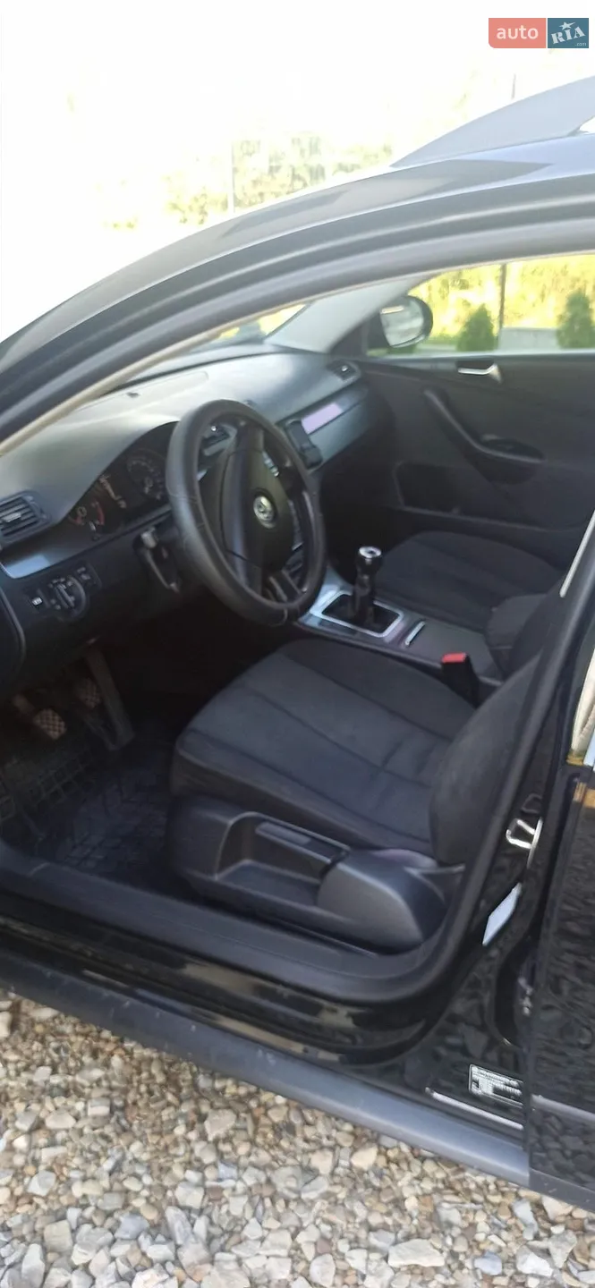2010 Volkswagen Passat - мініатюра 9