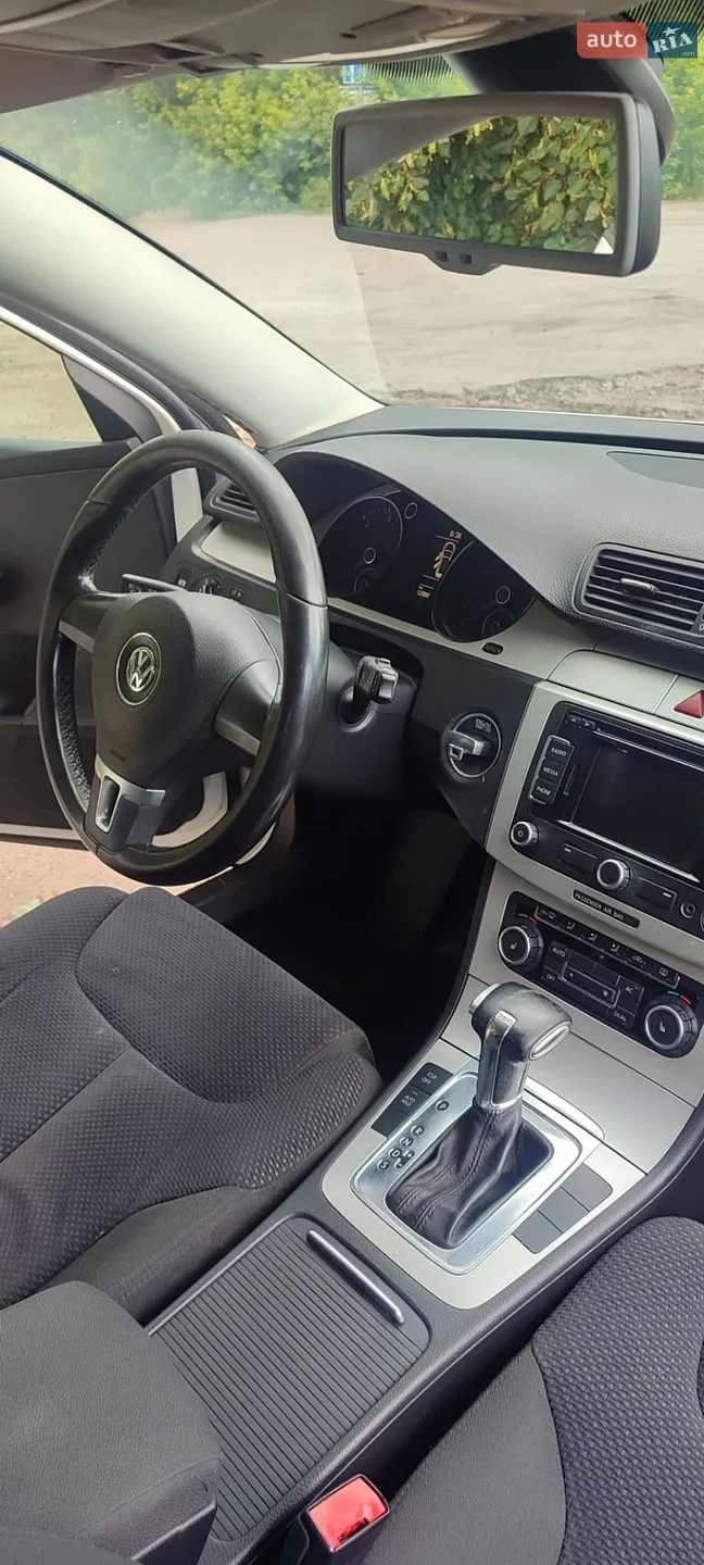2010 Volkswagen Passat - мініатюра 15