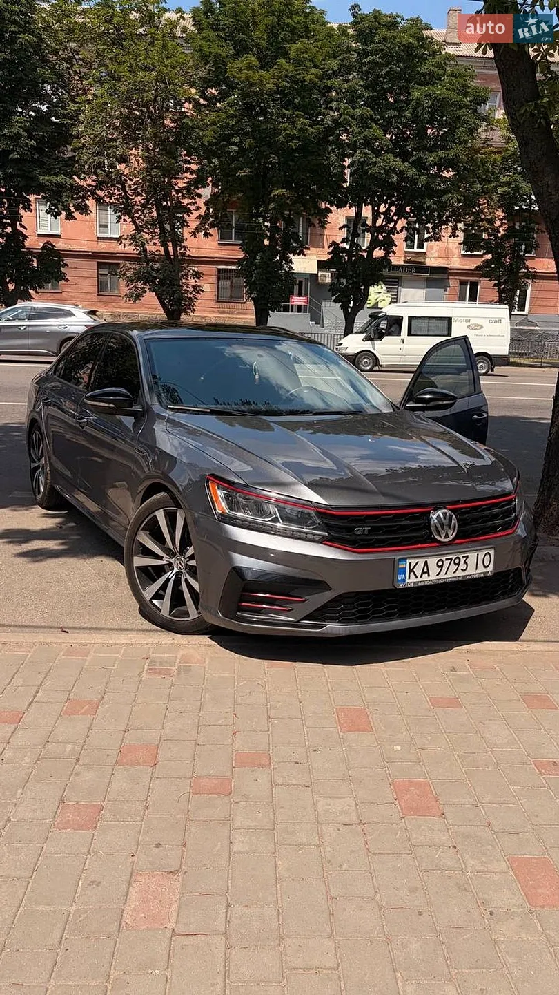 2018 Volkswagen Passat - фото 1