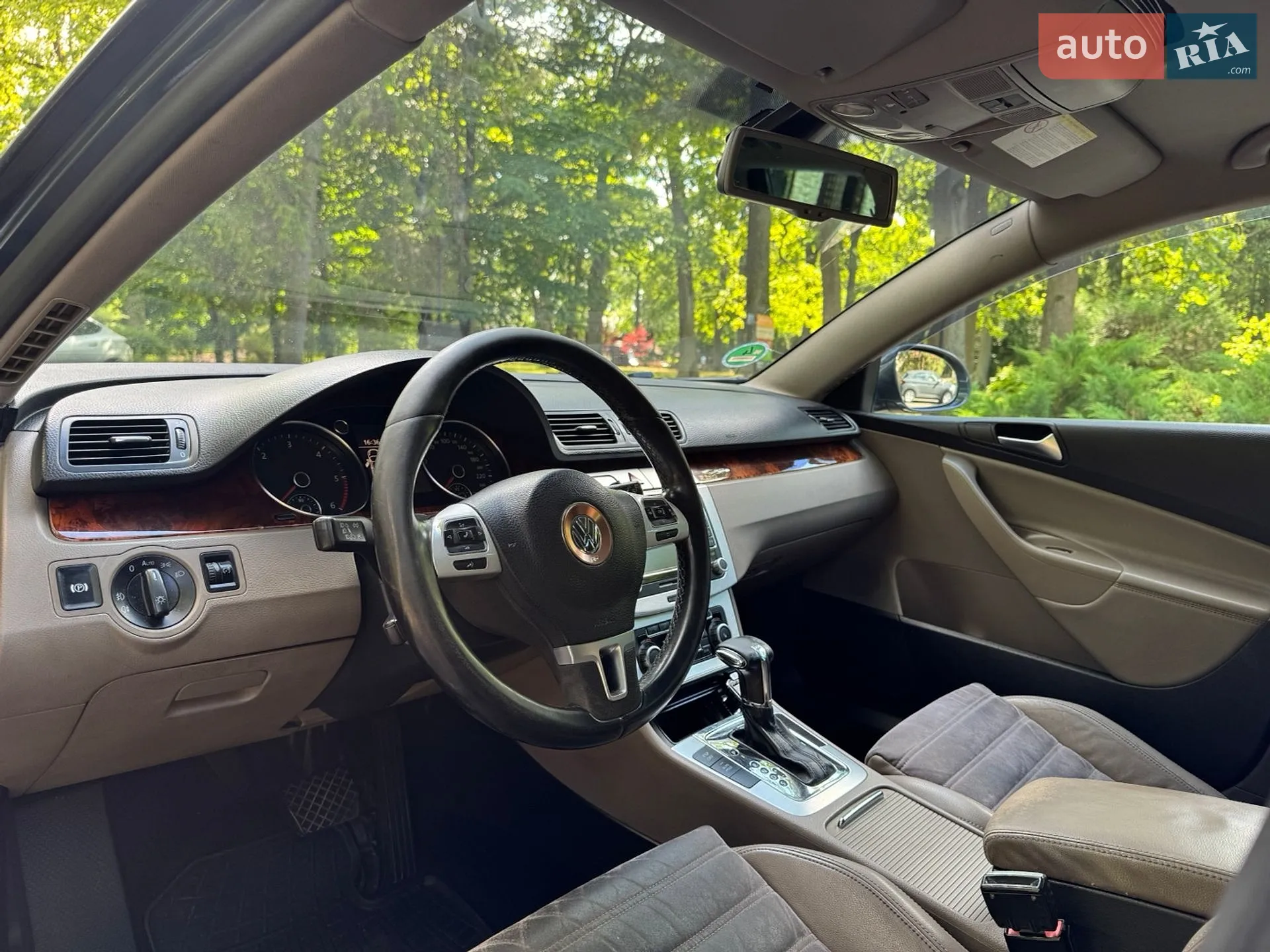2010 Volkswagen Passat - мініатюра 17