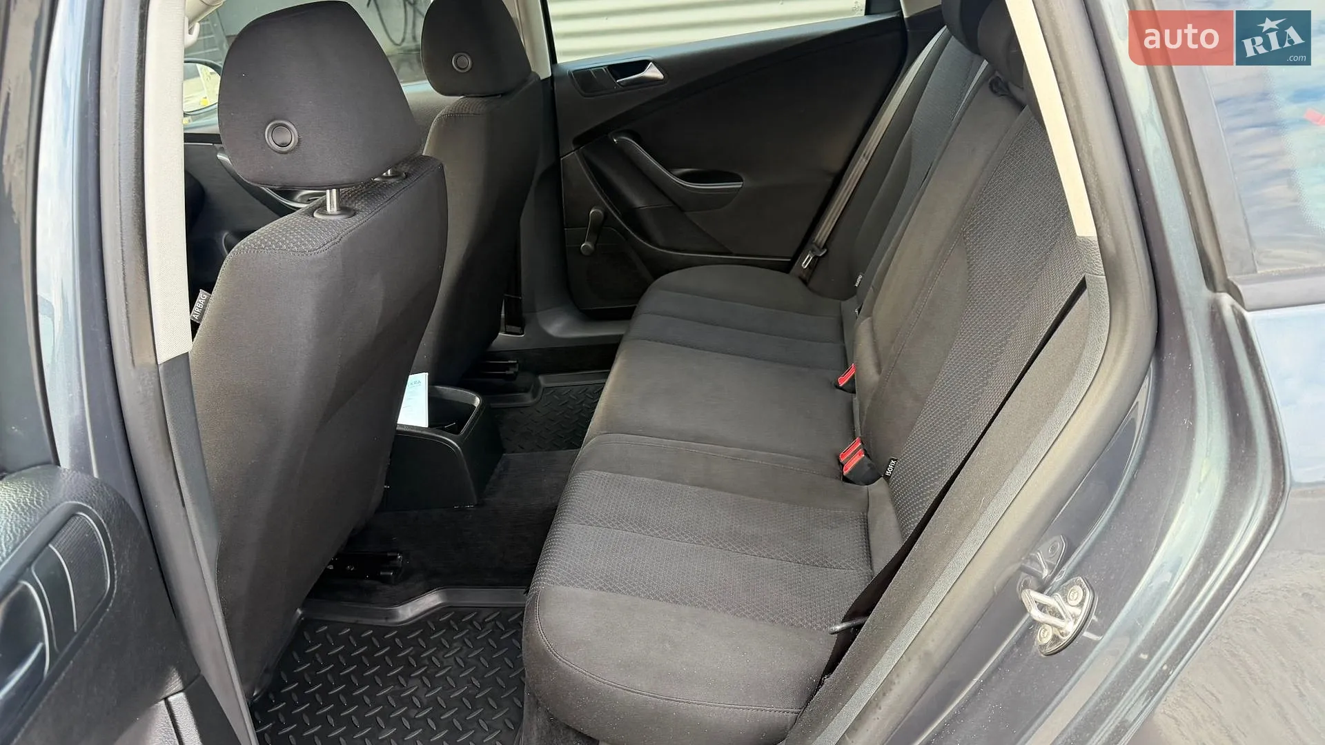 2010 Volkswagen Passat - мініатюра 23