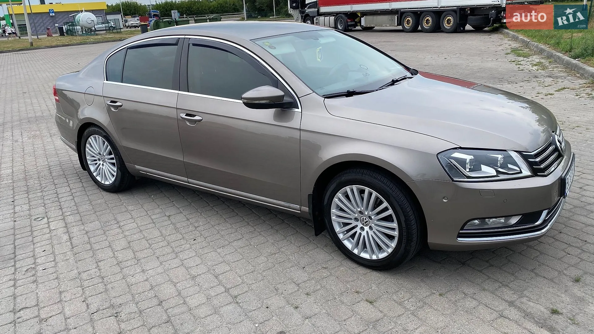 2011 Volkswagen Passat - мініатюра 3