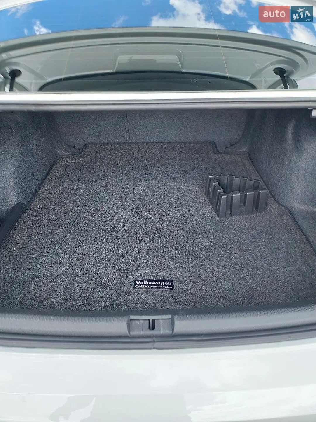 2018 Volkswagen Touareg - мініатюра 20