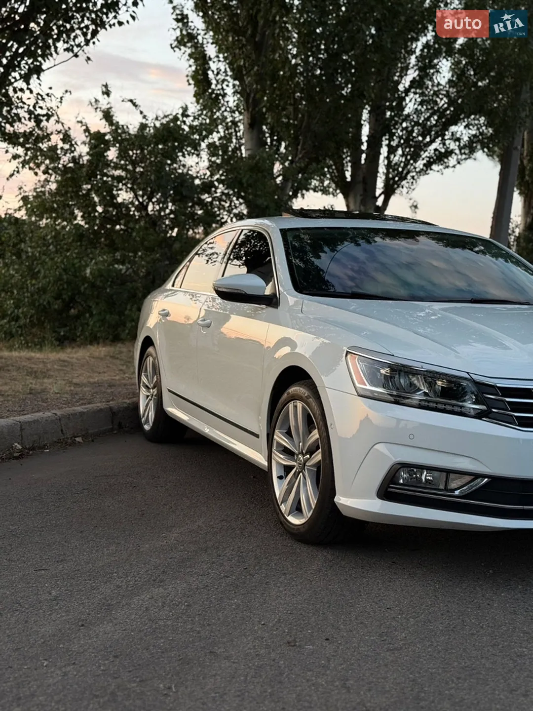2016 Volkswagen Passat - мініатюра 4