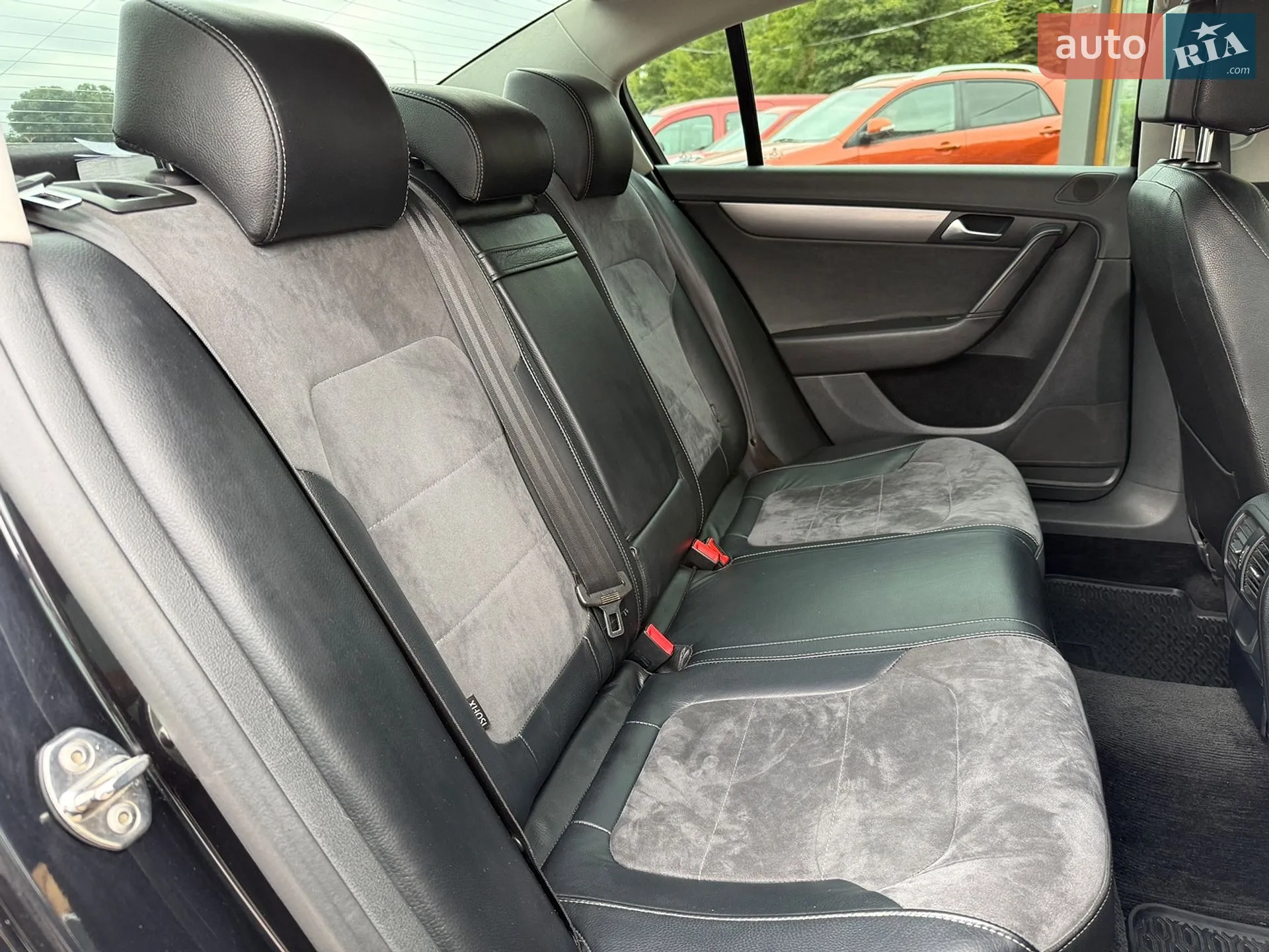 2011 Volkswagen Passat - мініатюра 12