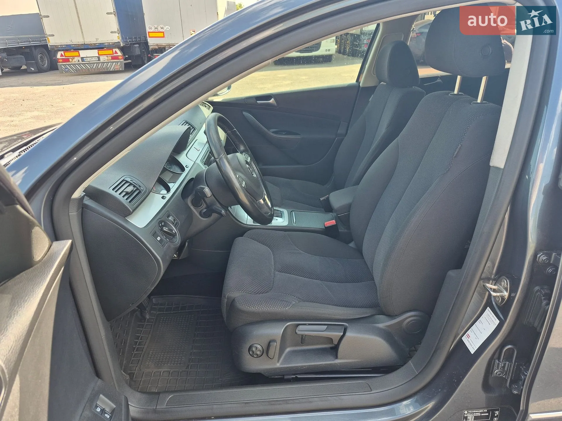 2010 Volkswagen Passat - мініатюра 11