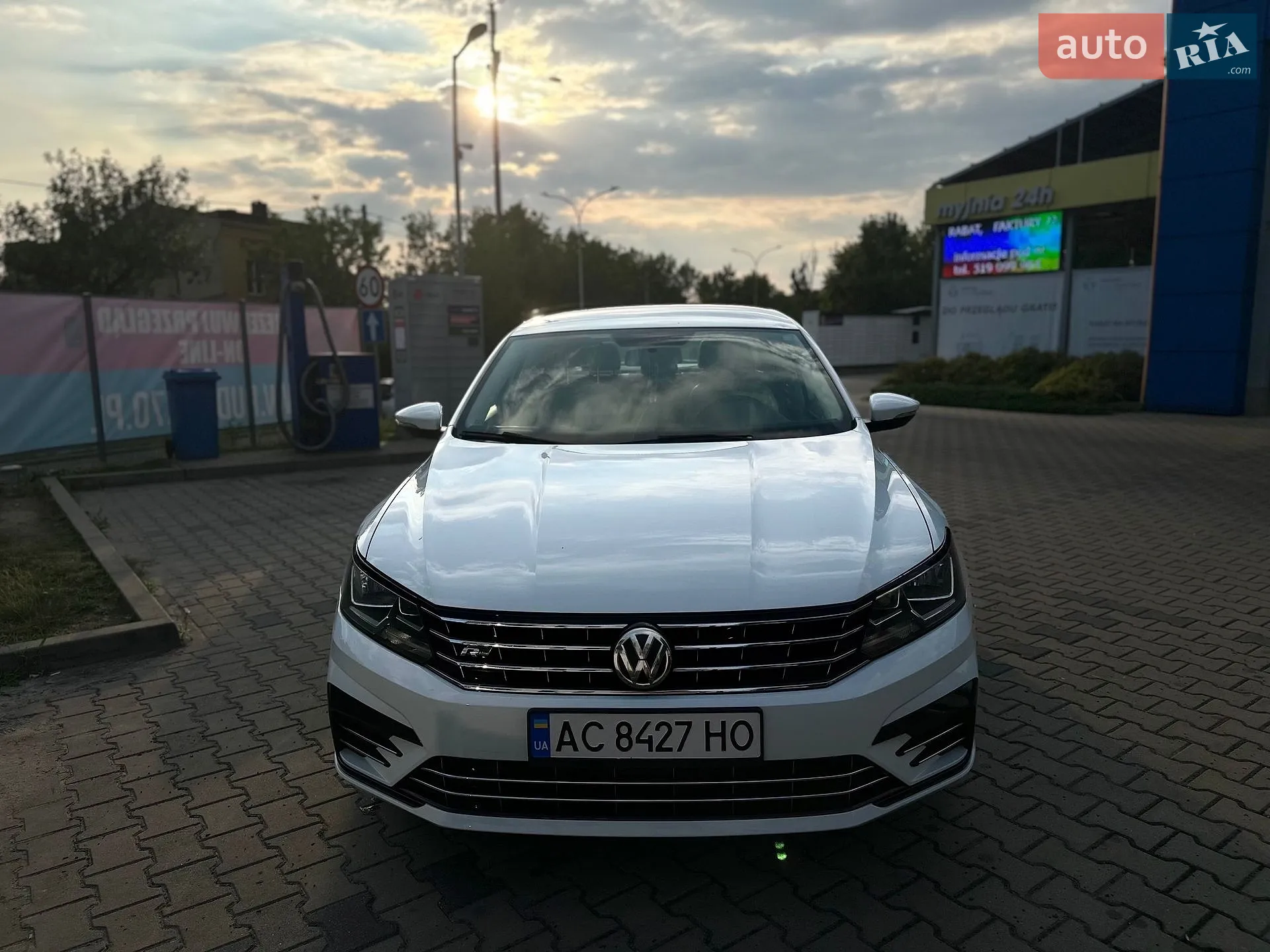 2016 Volkswagen Passat - мініатюра 2