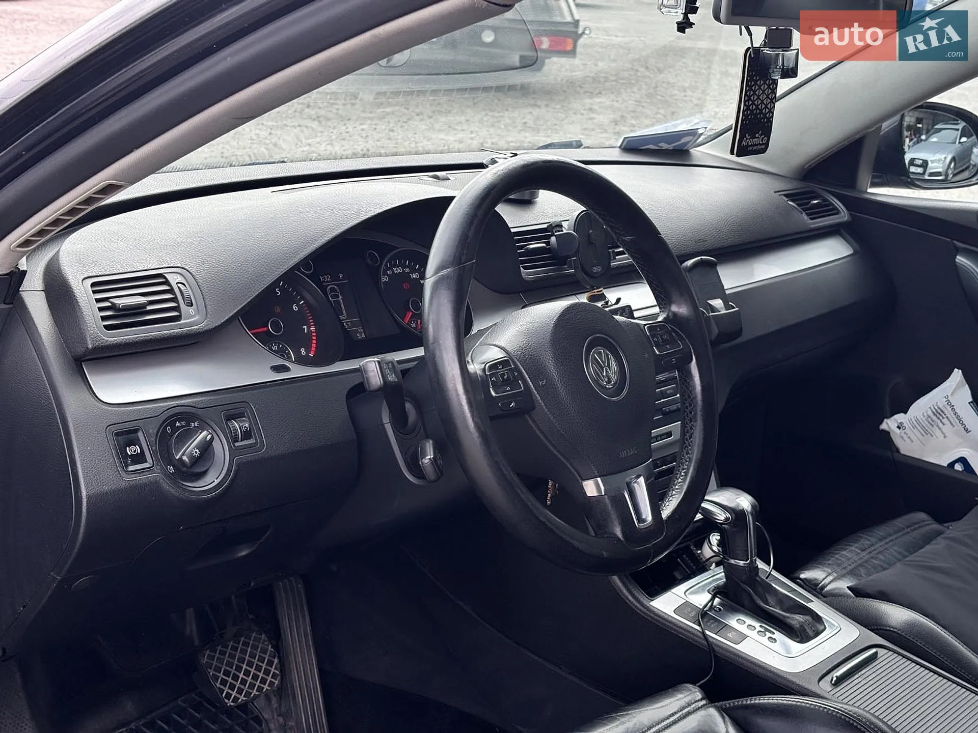 2010 Volkswagen Passat - мініатюра 10