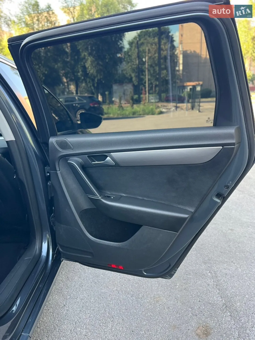 2011 Volkswagen Passat - мініатюра 32