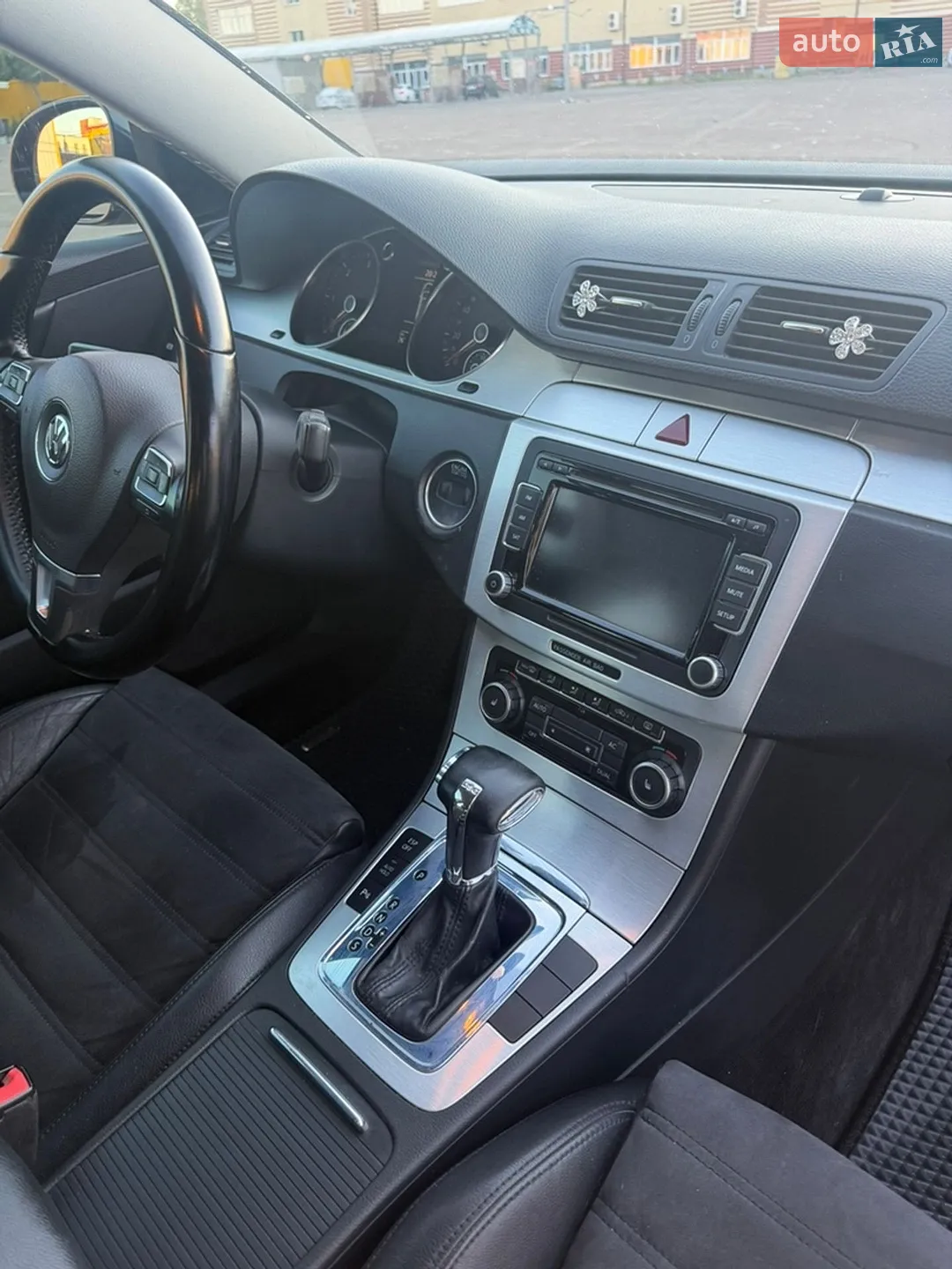2010 Volkswagen Passat - мініатюра 17