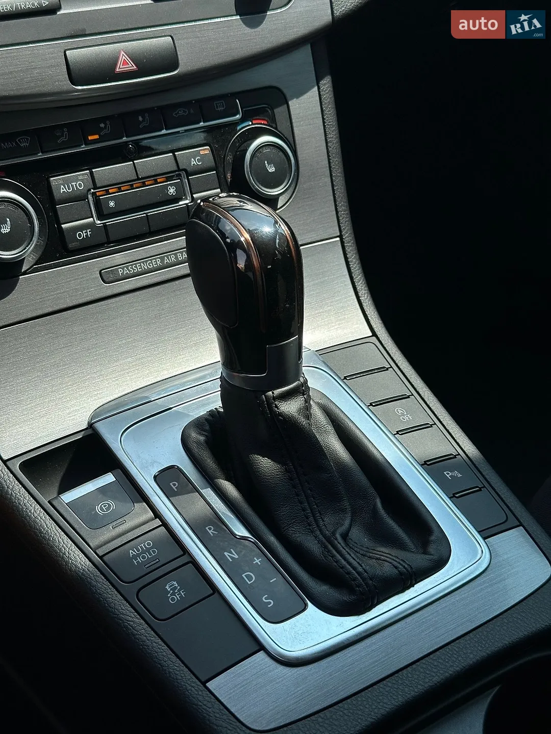 2010 Volkswagen Passat - мініатюра 31
