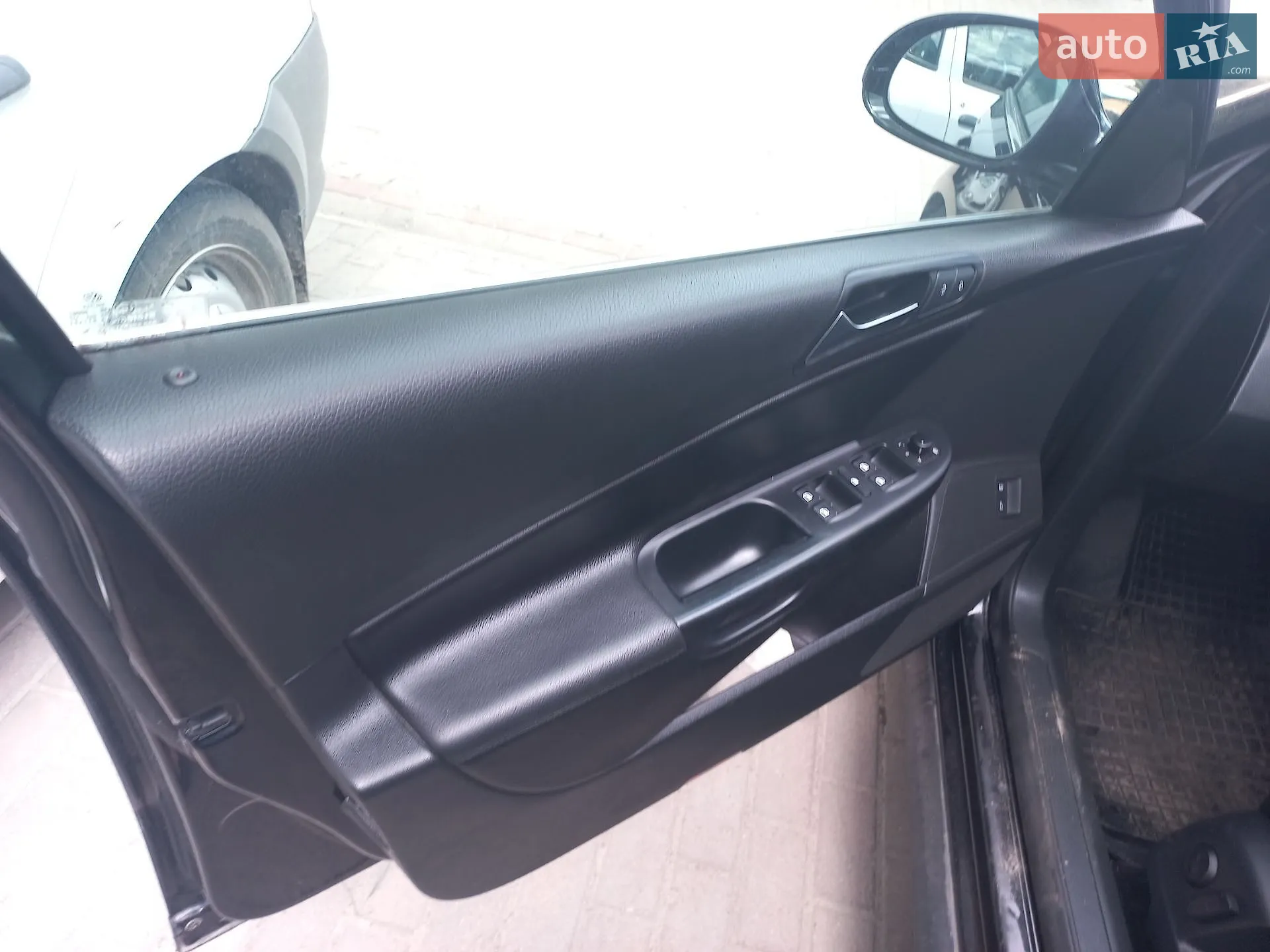 2010 Volkswagen Passat - мініатюра 2