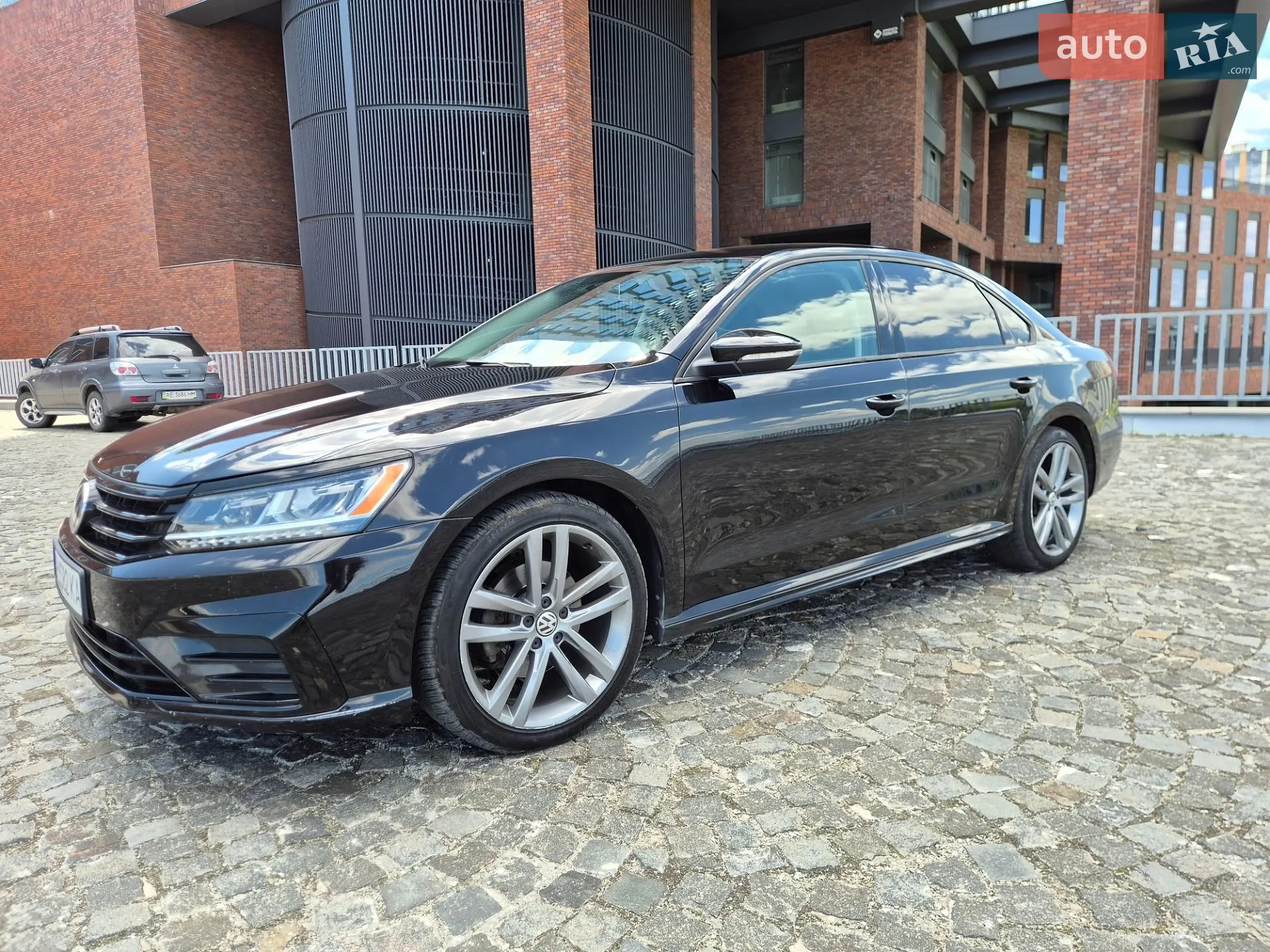 2018 Volkswagen Passat - фото 1