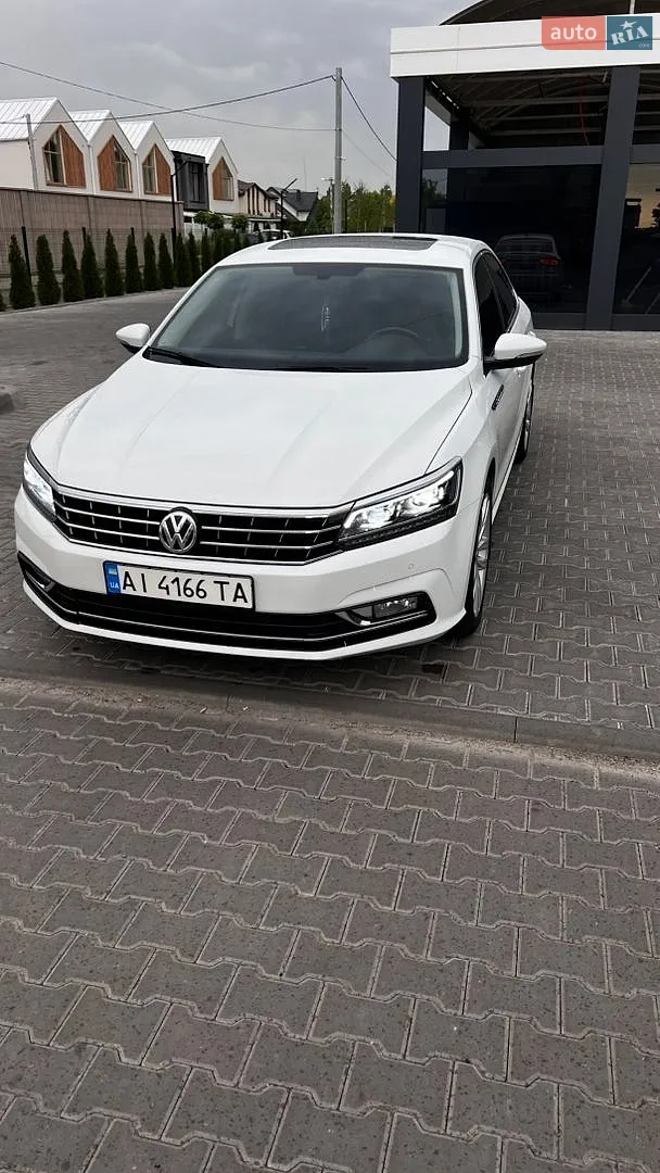2016 Volkswagen Passat - мініатюра 2