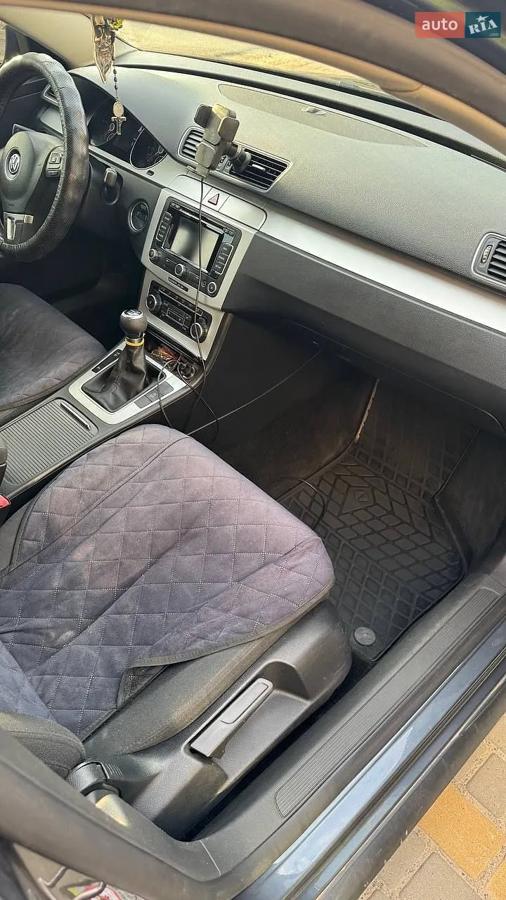 2010 Volkswagen Passat - мініатюра 36