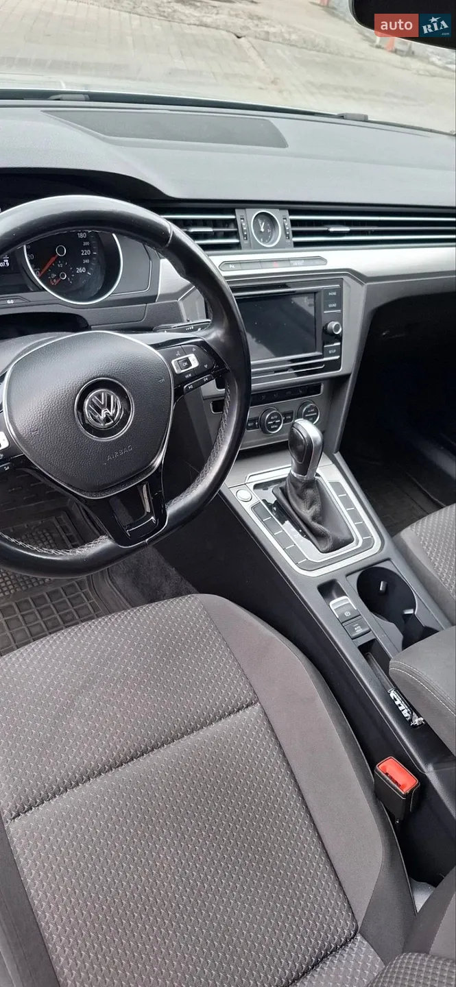 2018 Volkswagen Passat - мініатюра 11