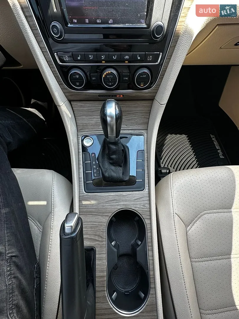 2016 Volkswagen Passat - мініатюра 5