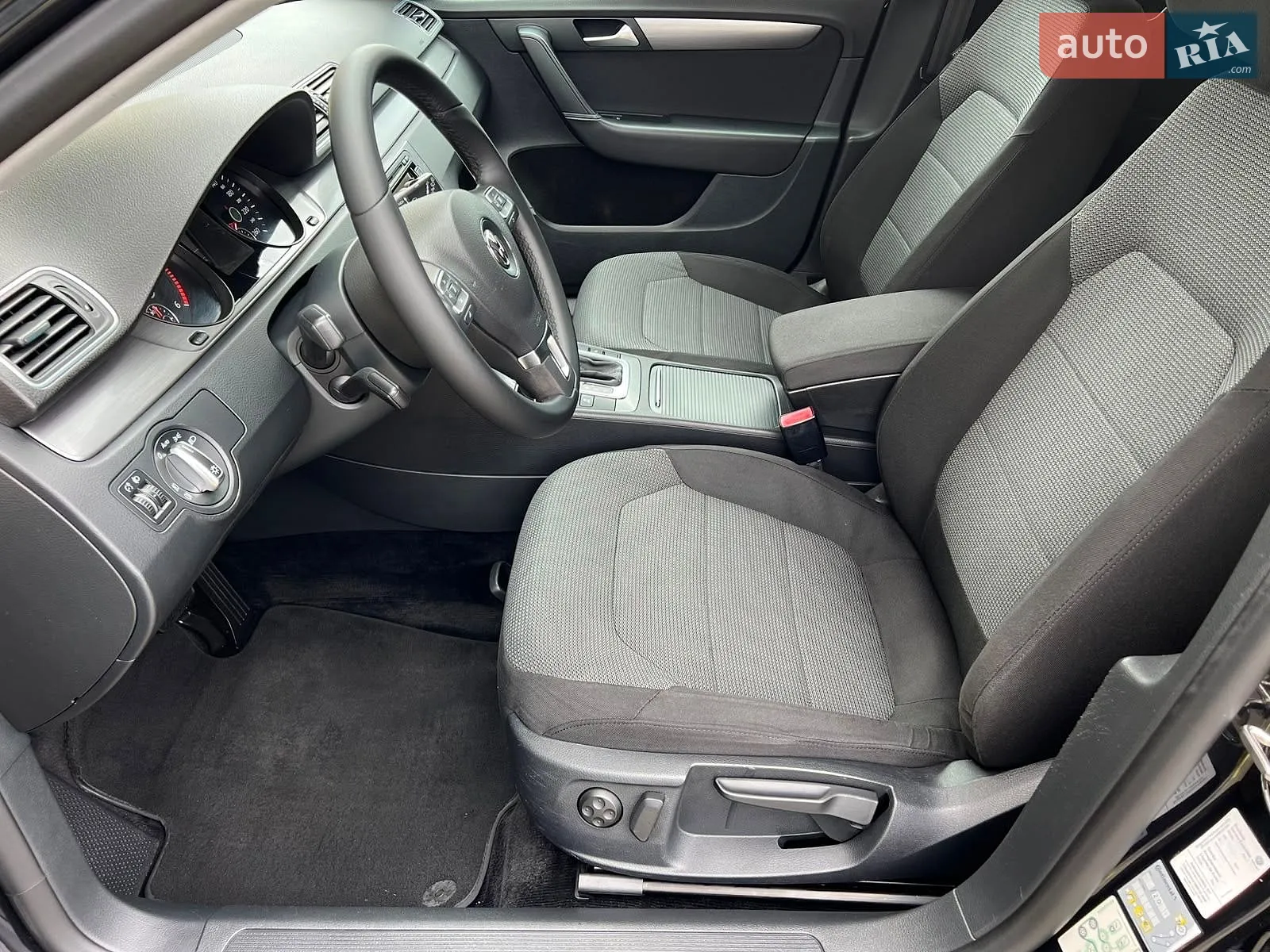 2013 Volkswagen Passat - мініатюра 111