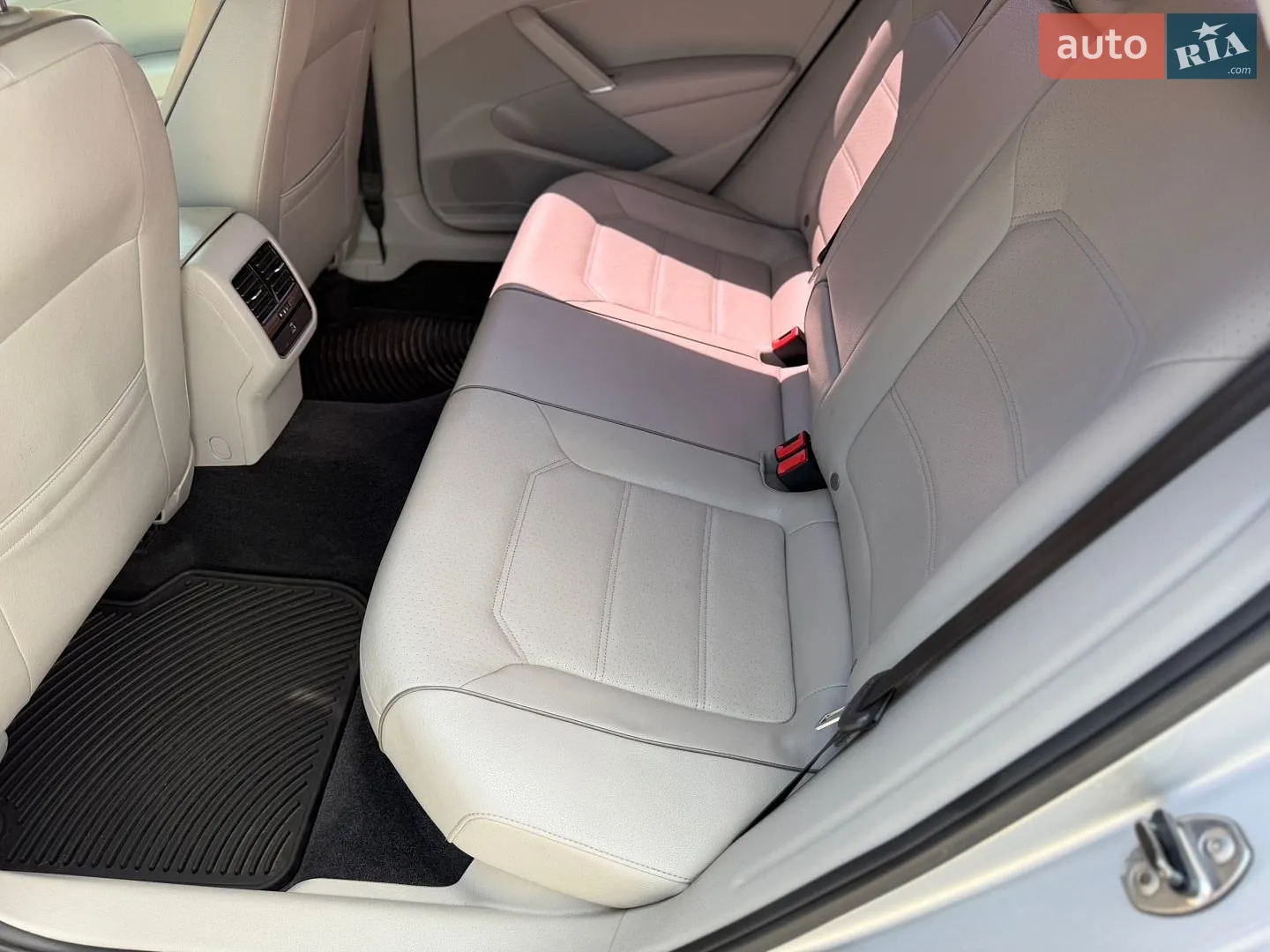 2016 Volkswagen Passat - мініатюра 32