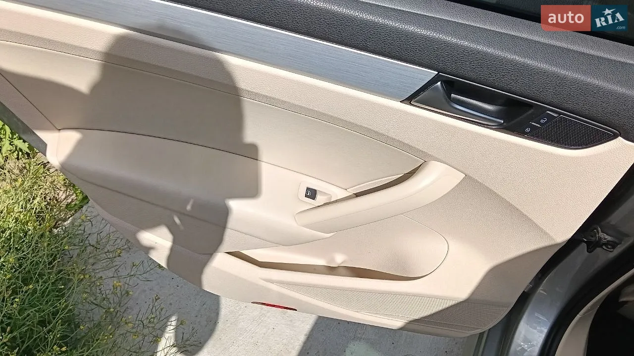 2012 Volkswagen Passat - мініатюра 11