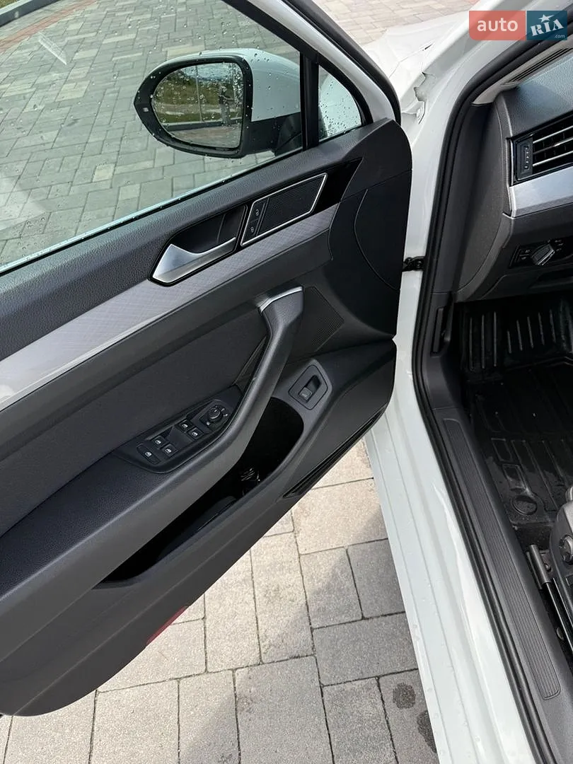 2019 Volkswagen Passat - мініатюра 18