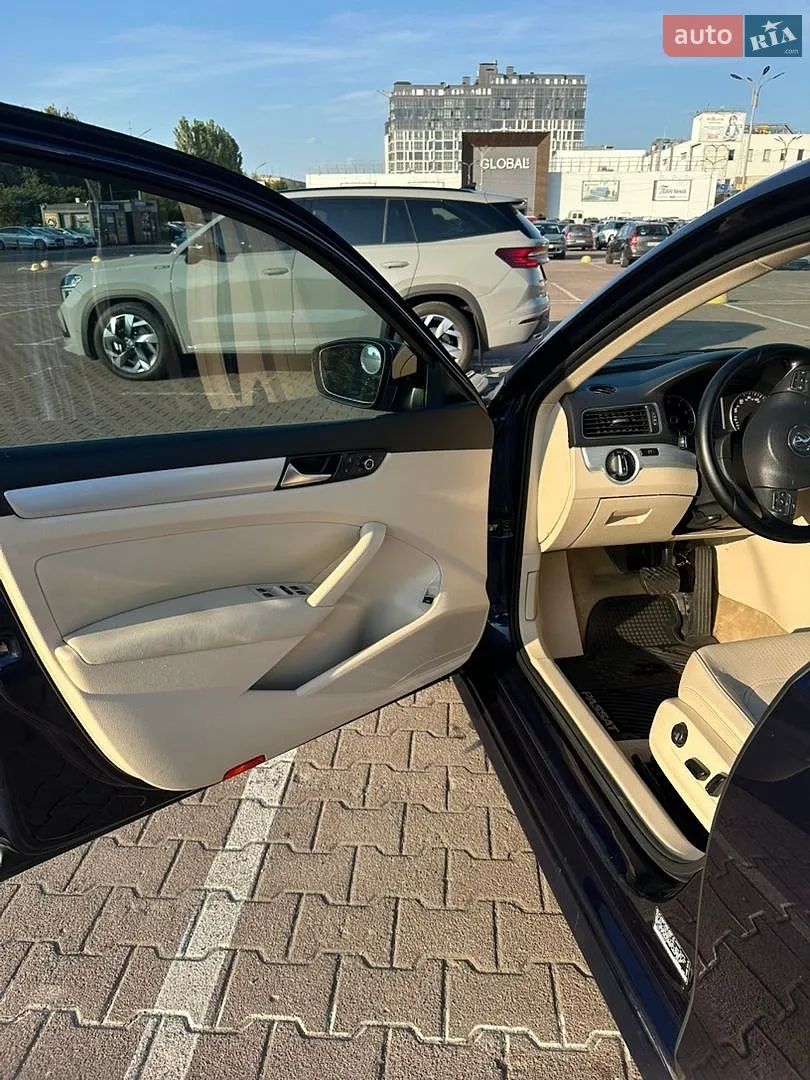 2013 Volkswagen Passat - мініатюра 23
