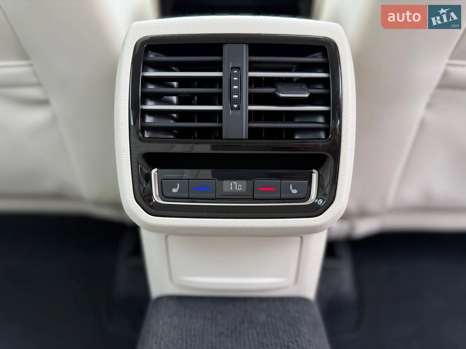 2017 Volkswagen Passat - мініатюра 31