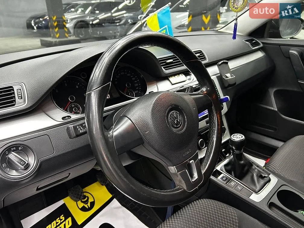 2011 Volkswagen Passat - мініатюра 12
