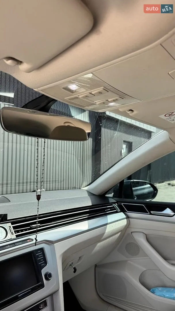 2017 Volkswagen Passat - мініатюра 28