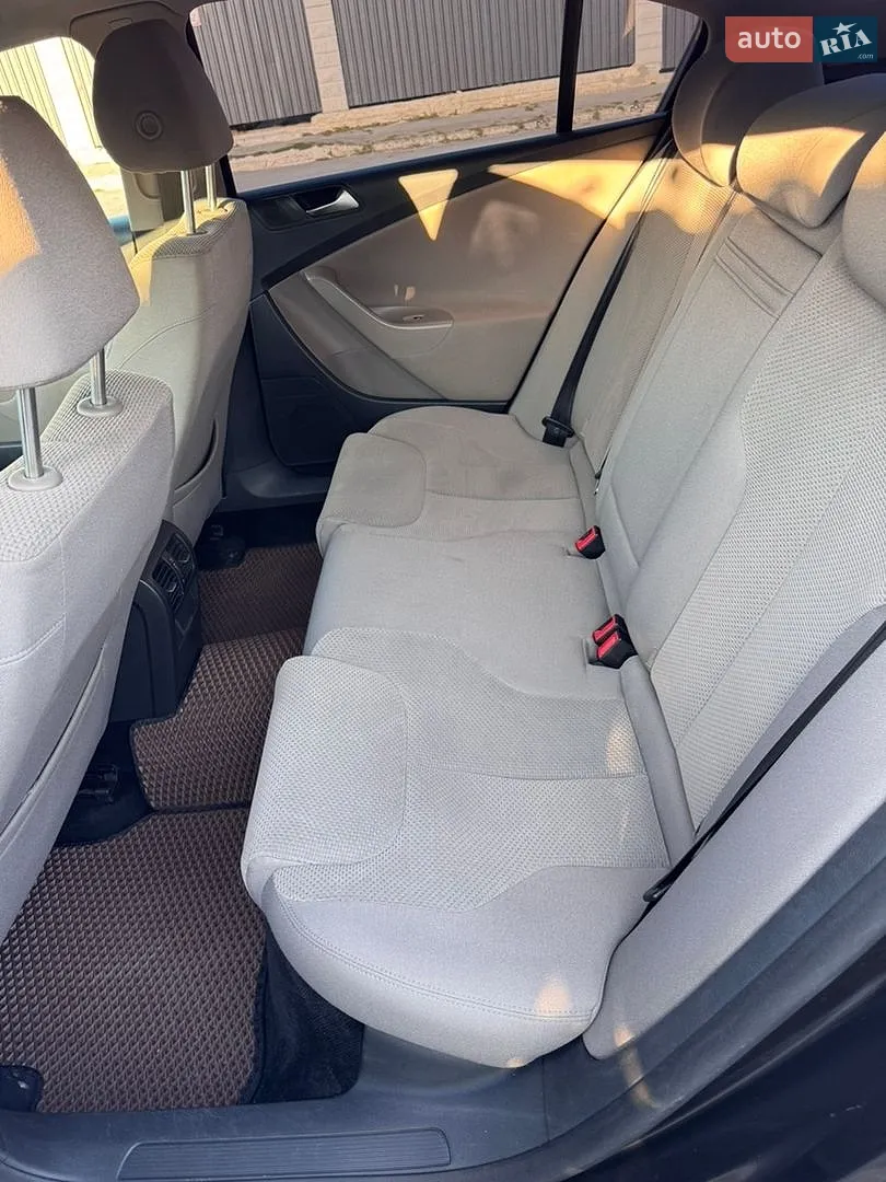 2010 Volkswagen Passat - мініатюра 35