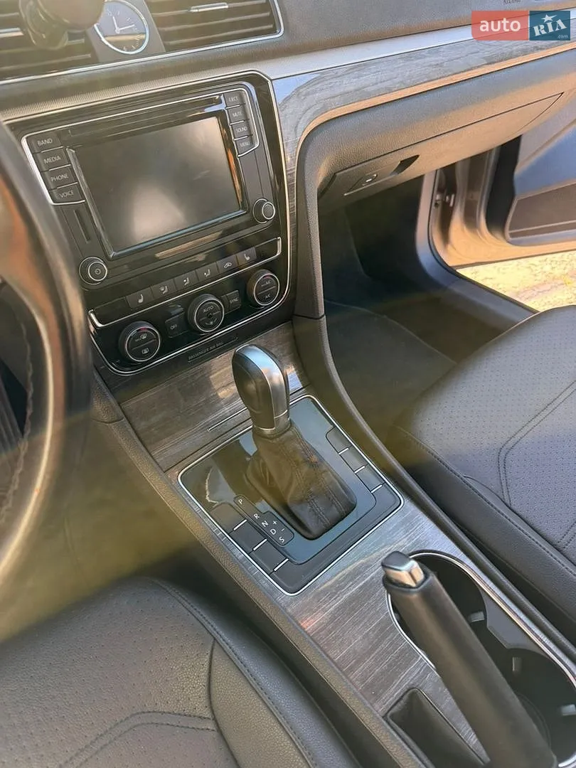 2015 Volkswagen Passat - мініатюра 9