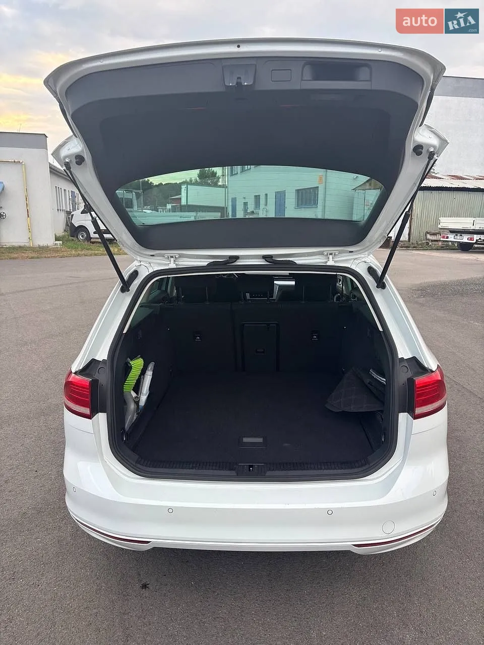 2017 Volkswagen Passat - мініатюра 10