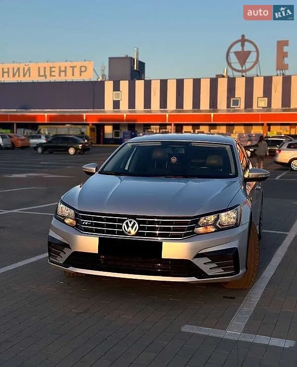 2018 Volkswagen Passat - мініатюра 2