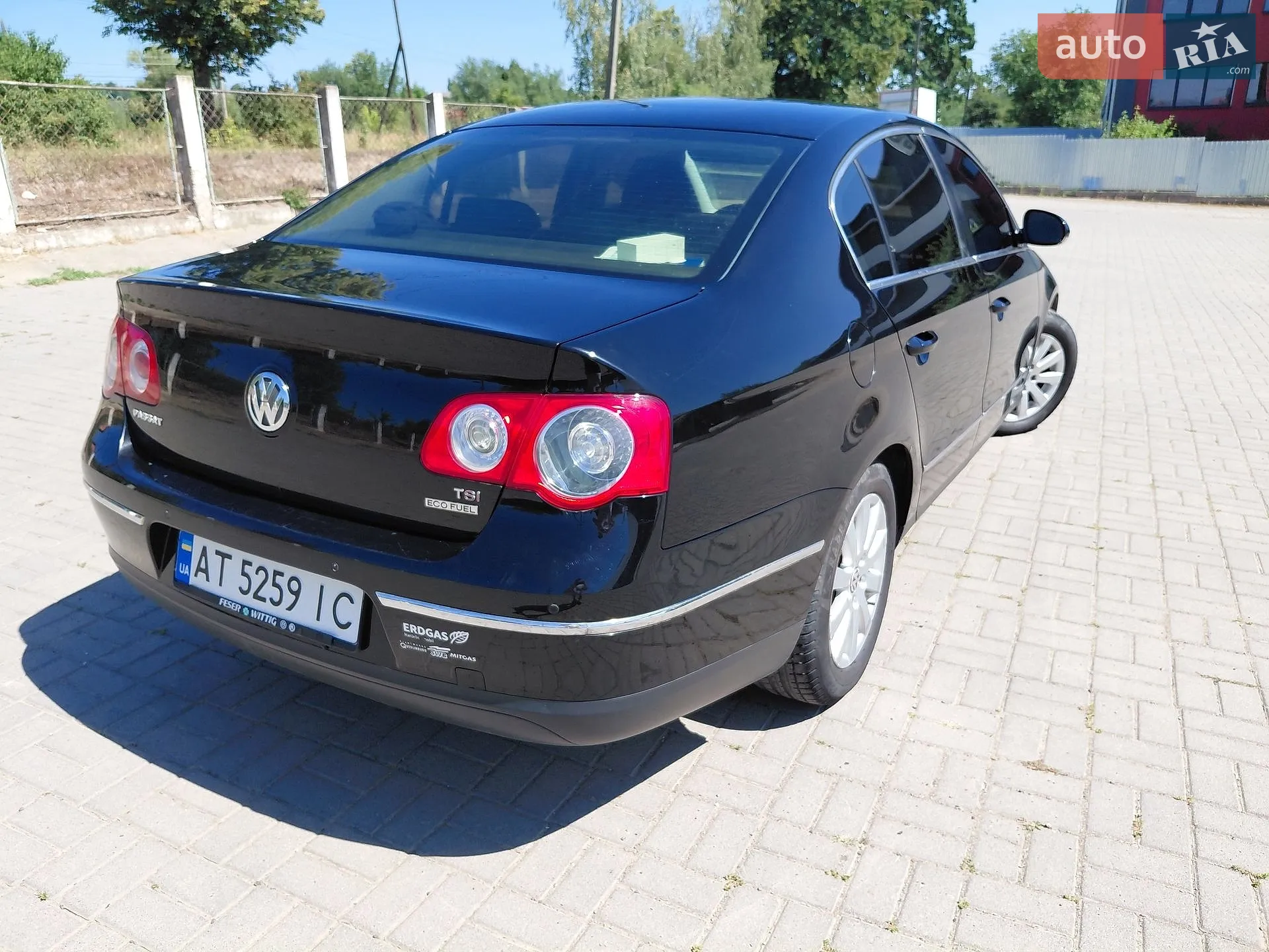 2010 Volkswagen Passat - мініатюра 2