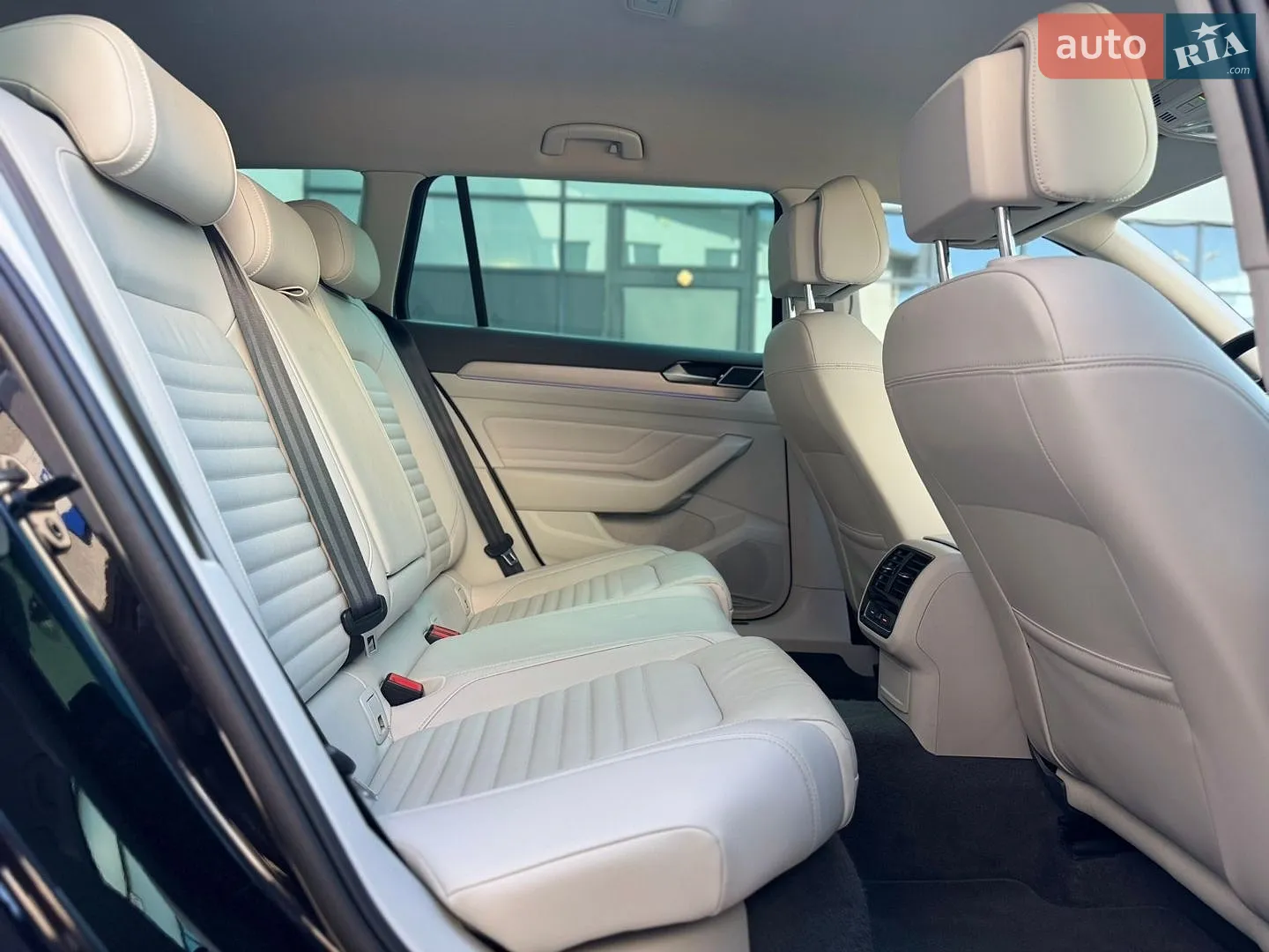 2020 Volkswagen Passat - мініатюра 24