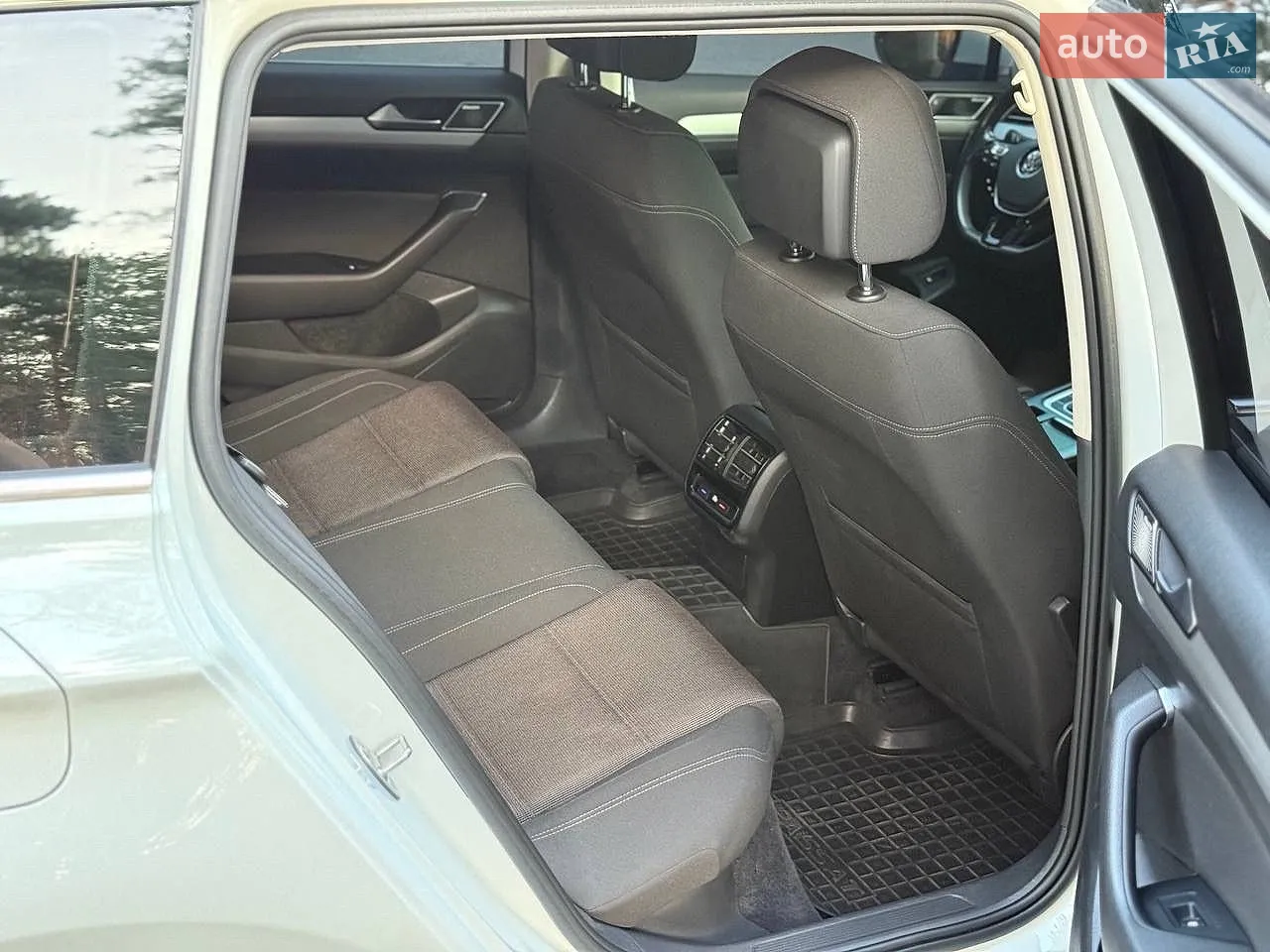 2017 Volkswagen Passat - мініатюра 23