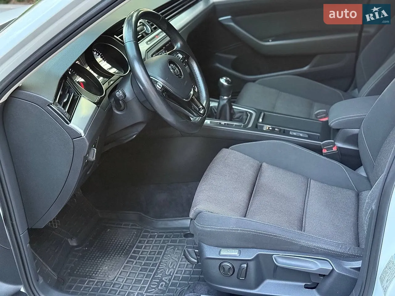 2017 Volkswagen Passat - мініатюра 26