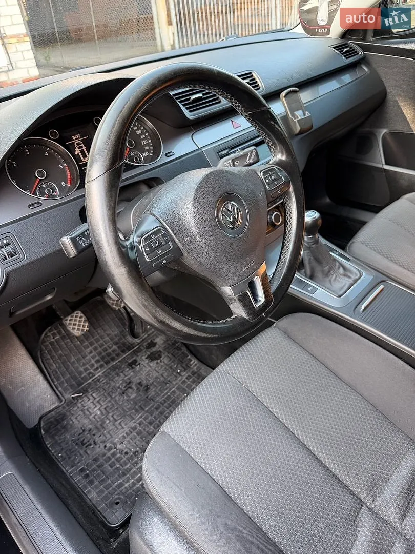 2010 Volkswagen Passat - мініатюра 16