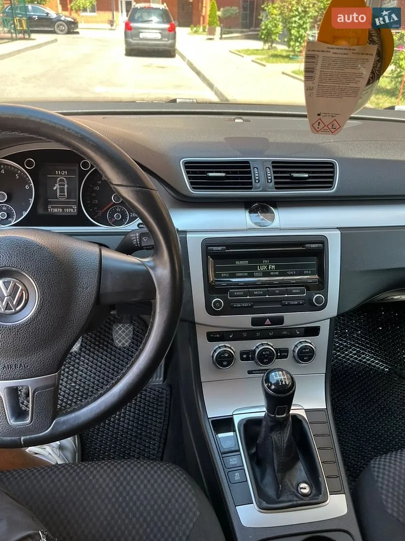 2012 Volkswagen Passat - мініатюра 12