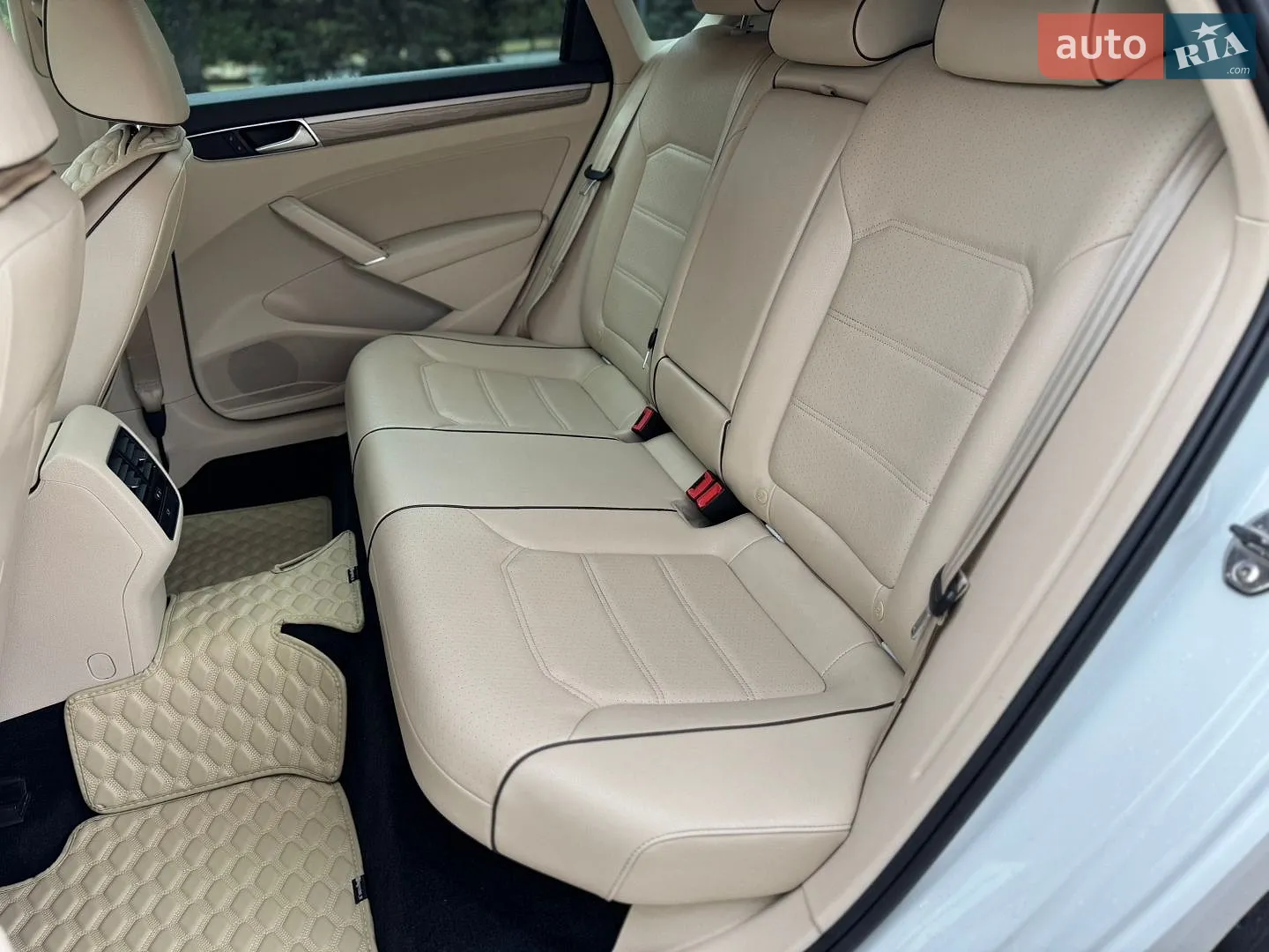 2017 Volkswagen Passat - мініатюра 25