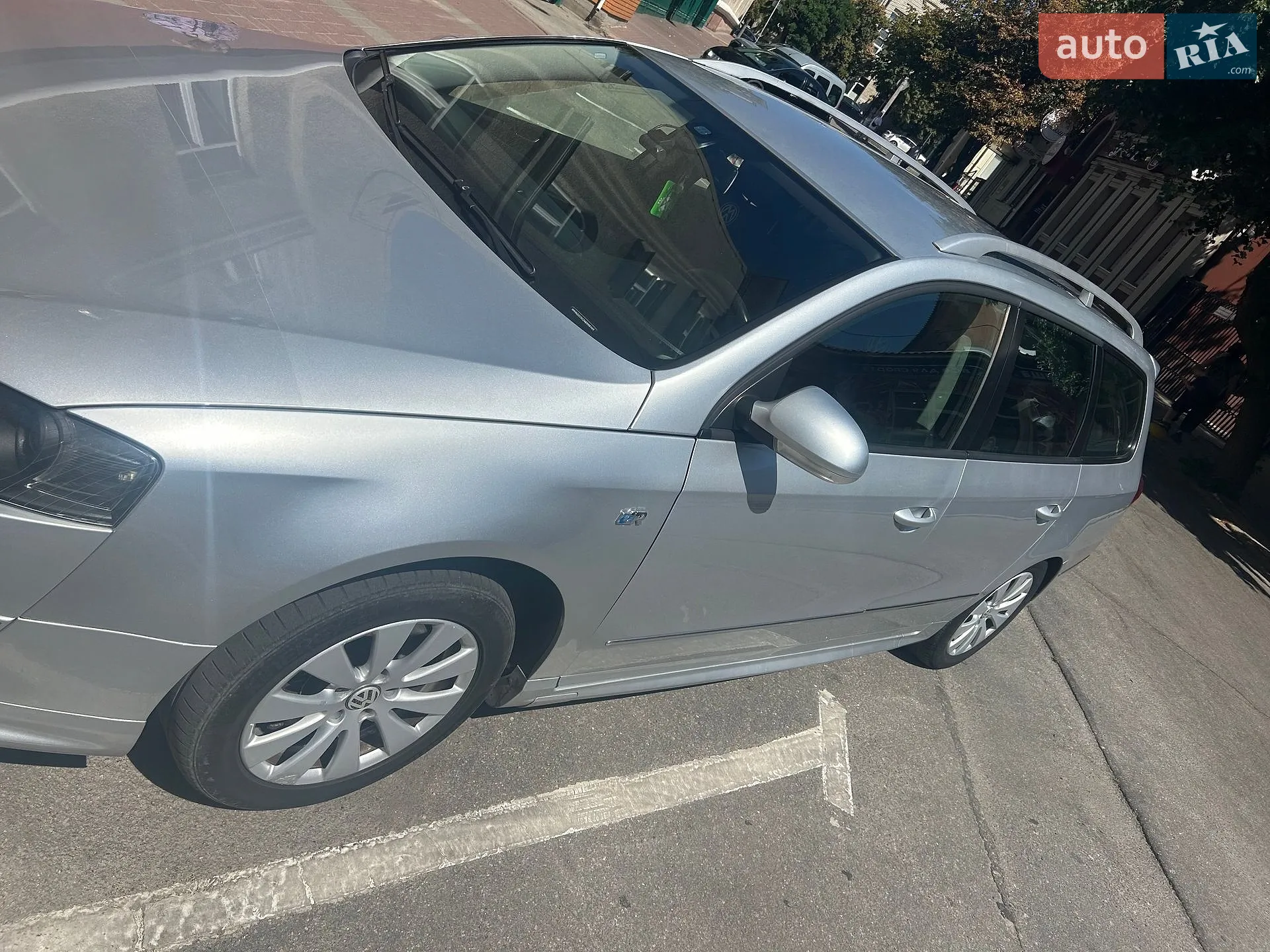 2010 Volkswagen Passat - мініатюра 2