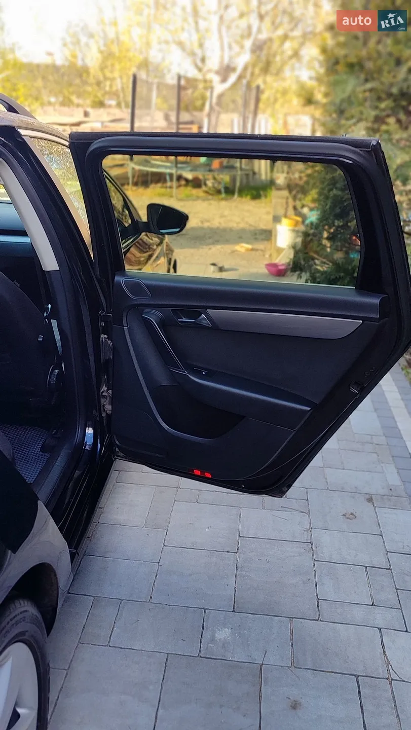 2011 Volkswagen Passat - мініатюра 21