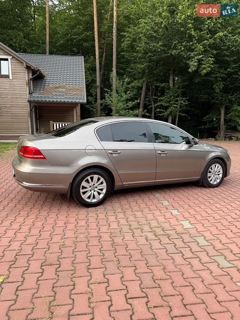 2011 Volkswagen Passat - мініатюра 10